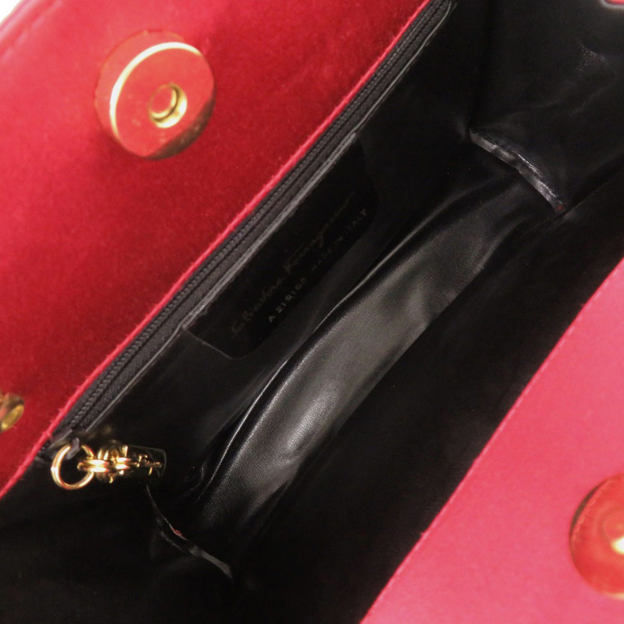 Salvatore Ferragamo Red Color Satin Shoulder Bag (Pre-Owned)