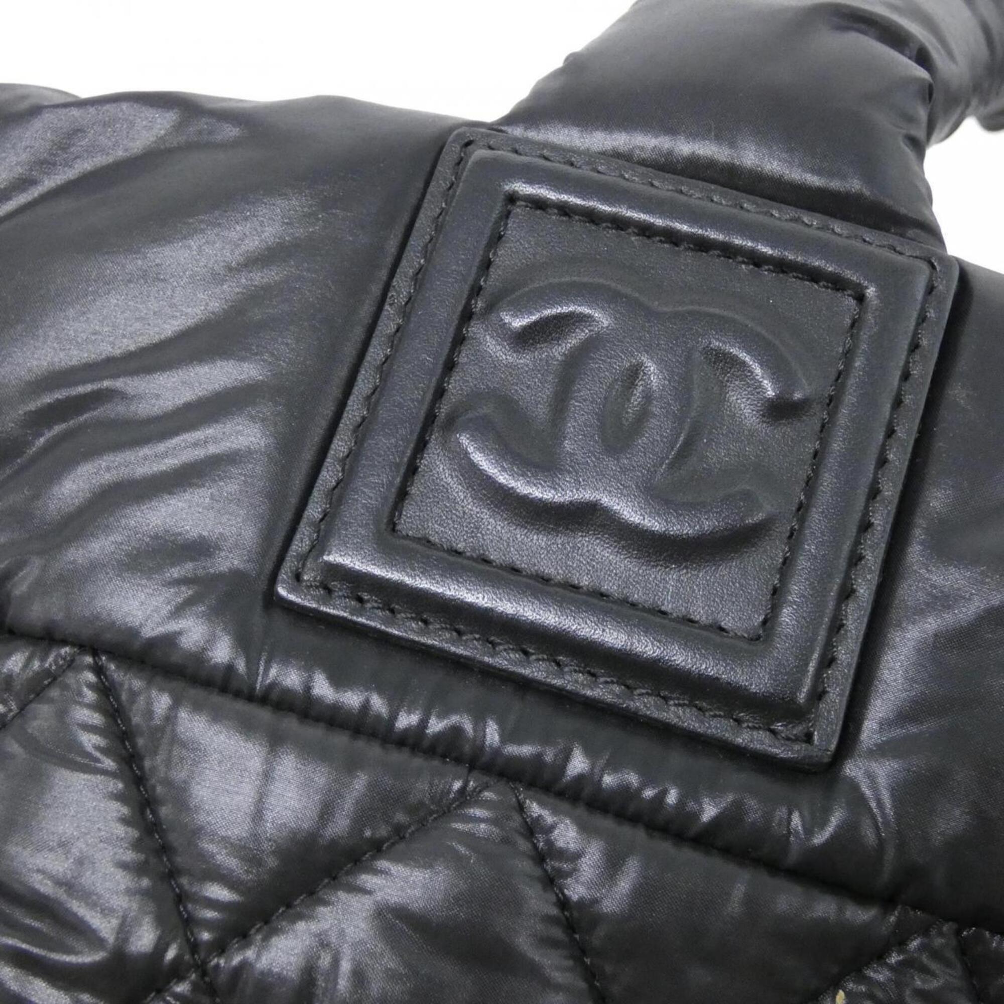 Chanel Black Nylon Handbag (Pre-Owned)