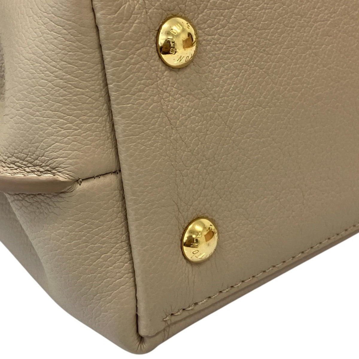 Louis Vuitton Grayish Leather Shoulder Bag (Pre-Owned)