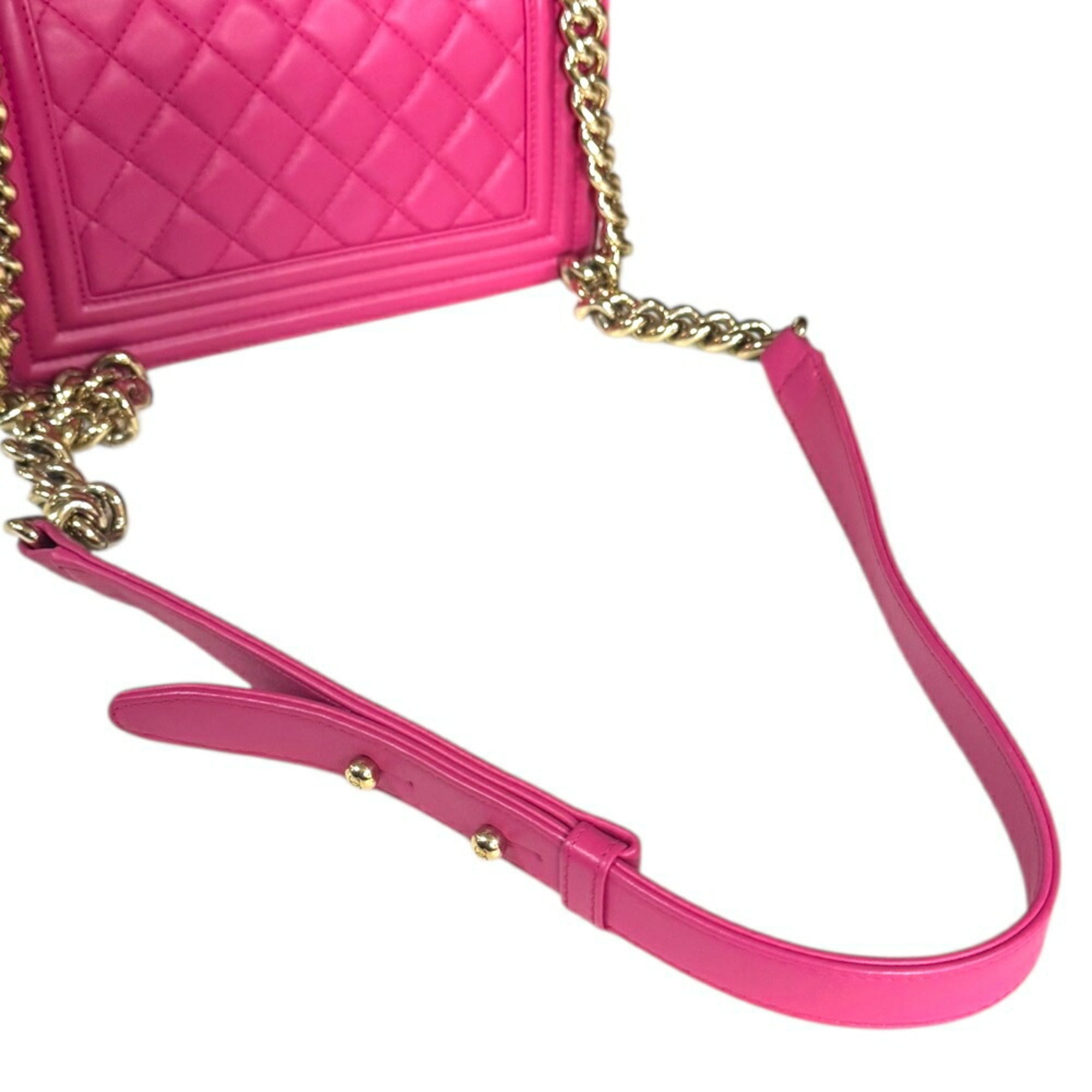 Chanel Pink Leather Shoulder Bag (Pre-Owned)