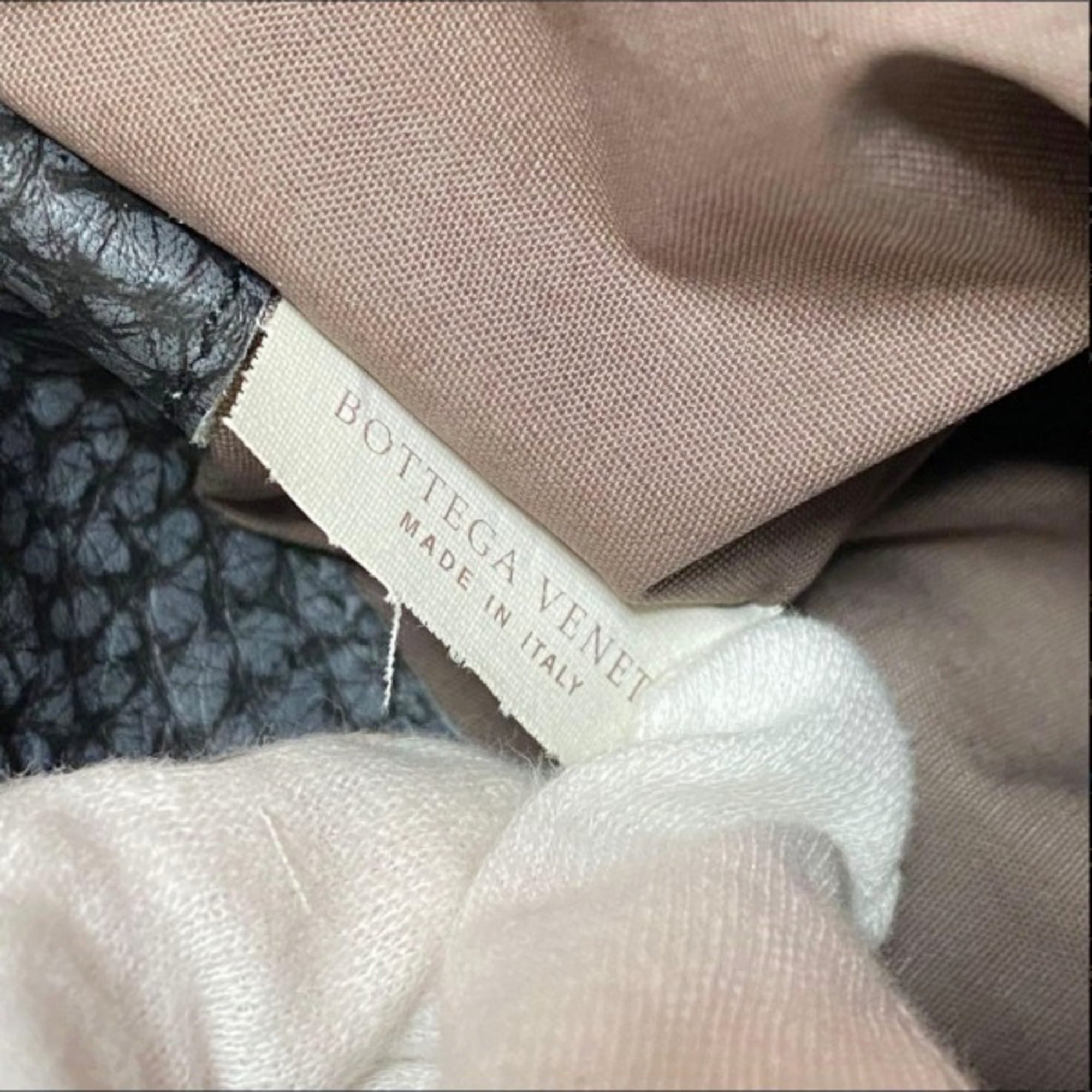 Bottega Veneta Gray Leather Messenger Bag Shoulder Bag (Pre-Owned)