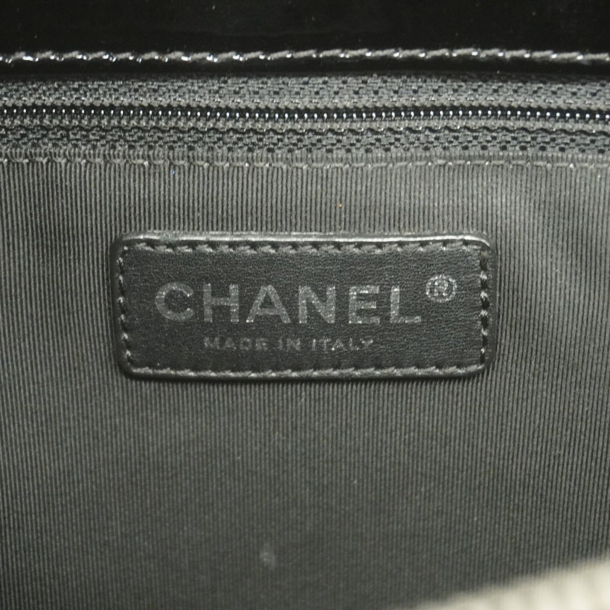 Chanel Black Patent Leather Tote Bag (Pre-Owned)