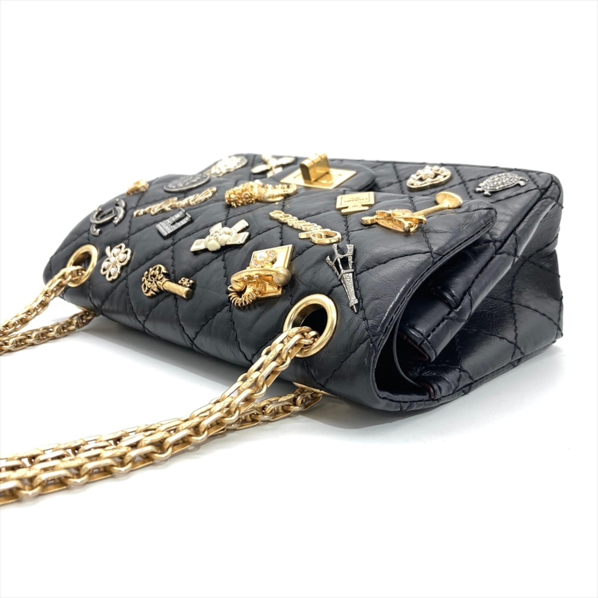Chanel Black Shoulder Bag (Pre-Owned)
