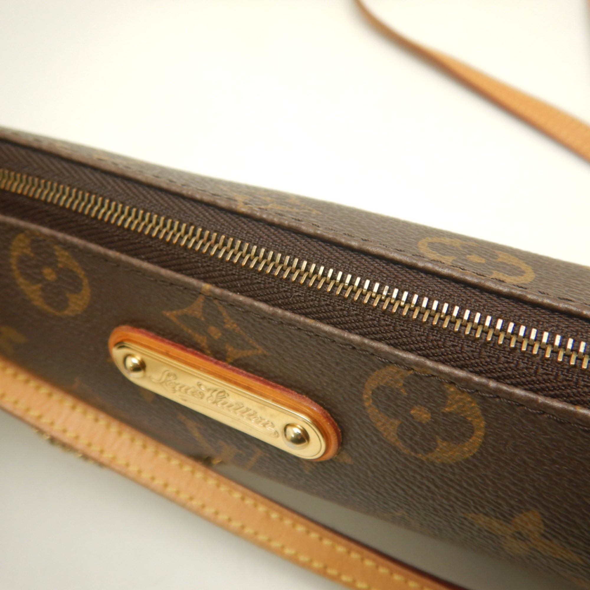 Louis Vuitton Monogram Brown Monogram Shoulder Bag (Pre-Owned)