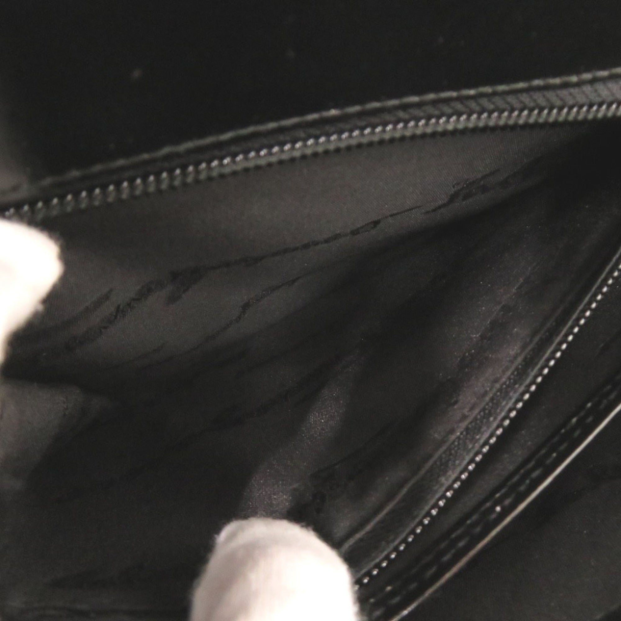 Salvatore Ferragamo Black Leather Handbag (Pre-Owned)