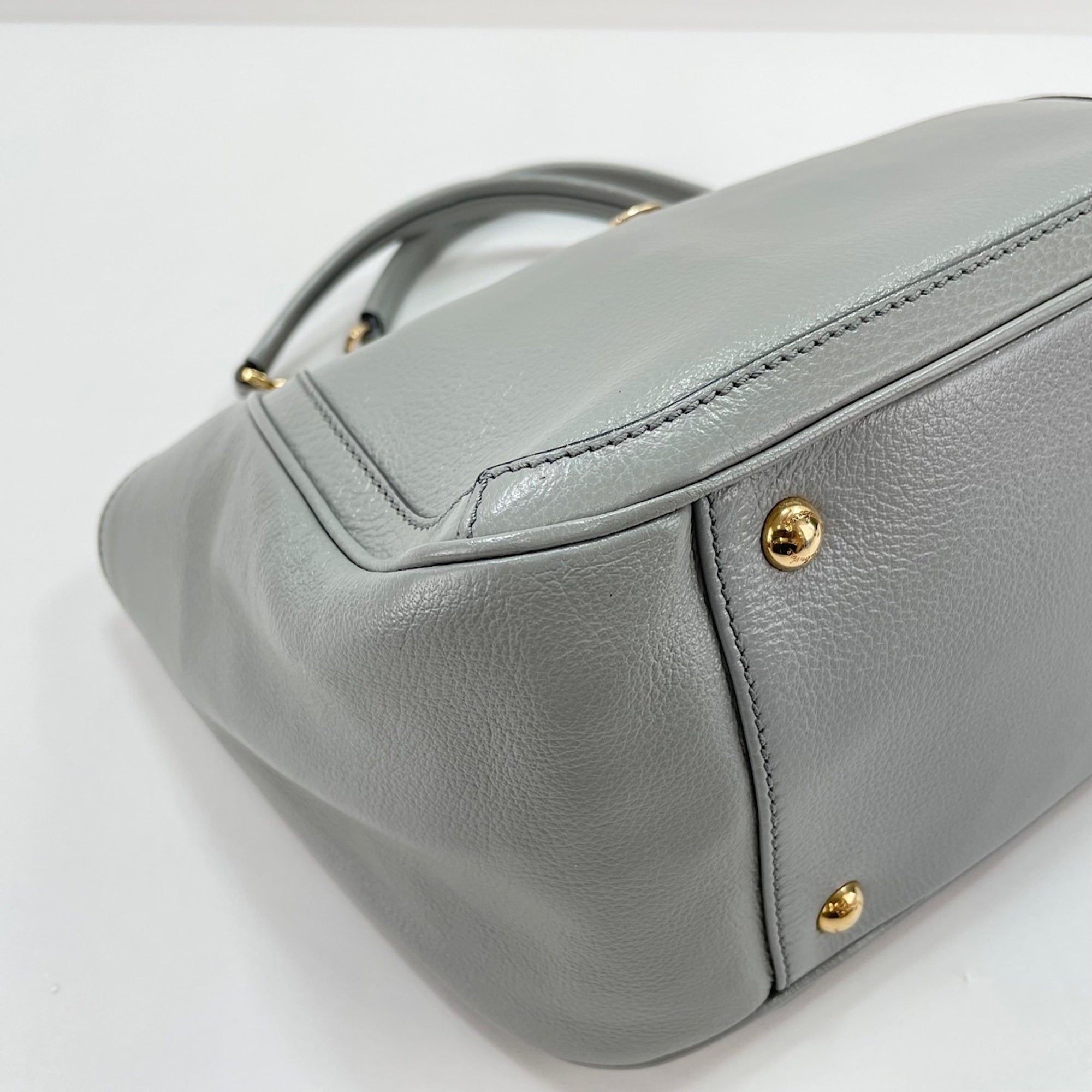 Salvatore Ferragamo Gancini Gray Handbag (Pre-Owned)