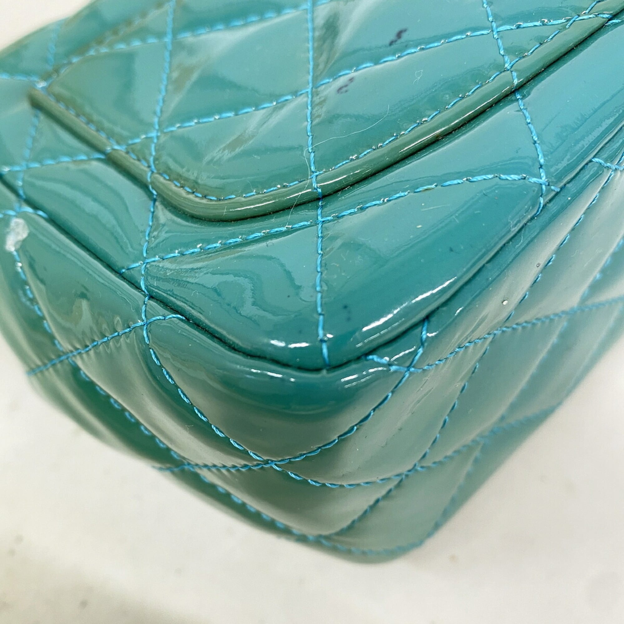 Chanel Blue Patent Leather Shoulder Bag (Pre-Owned)