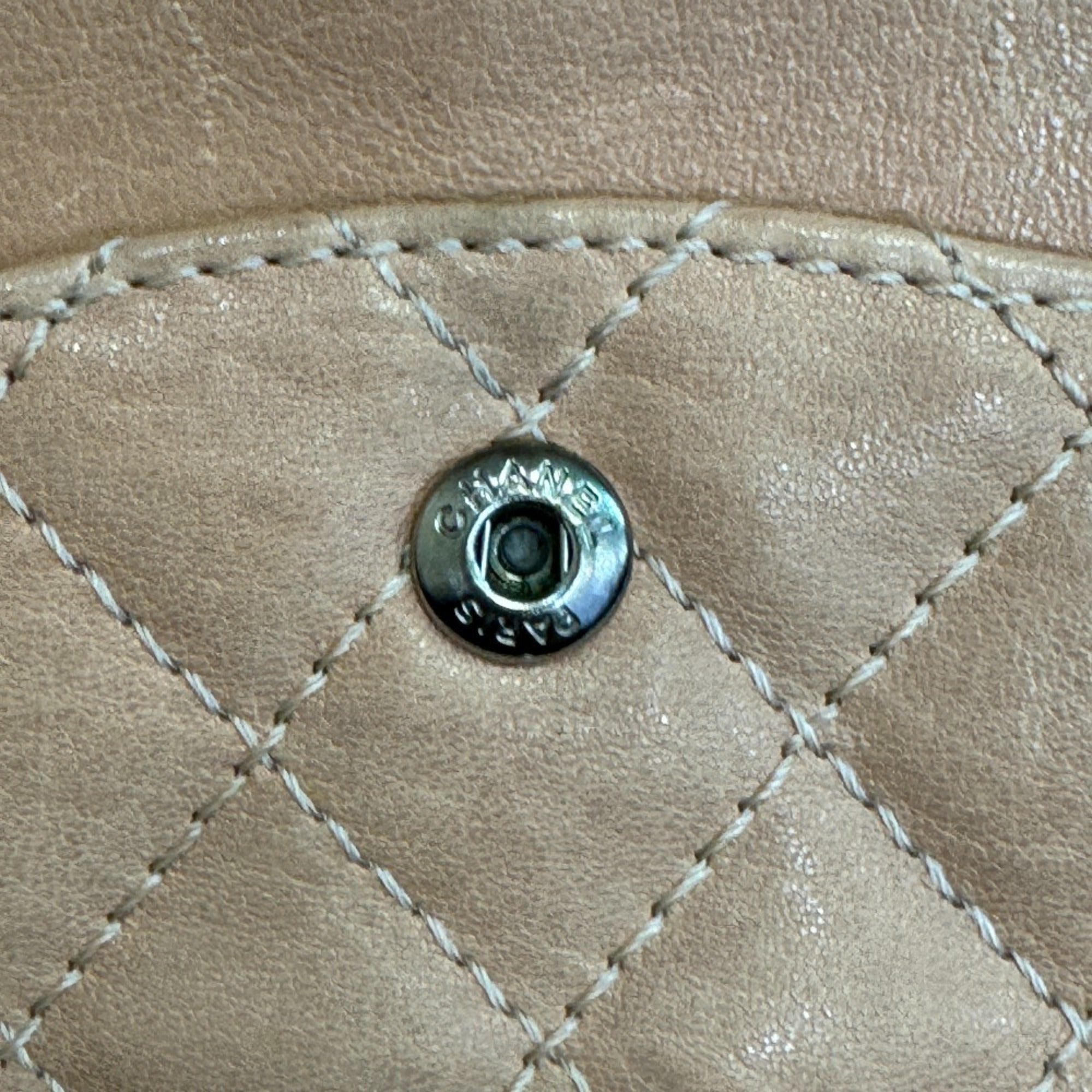 Chanel Matelasse Beige Leather Shoulder Bag (Pre-Owned)