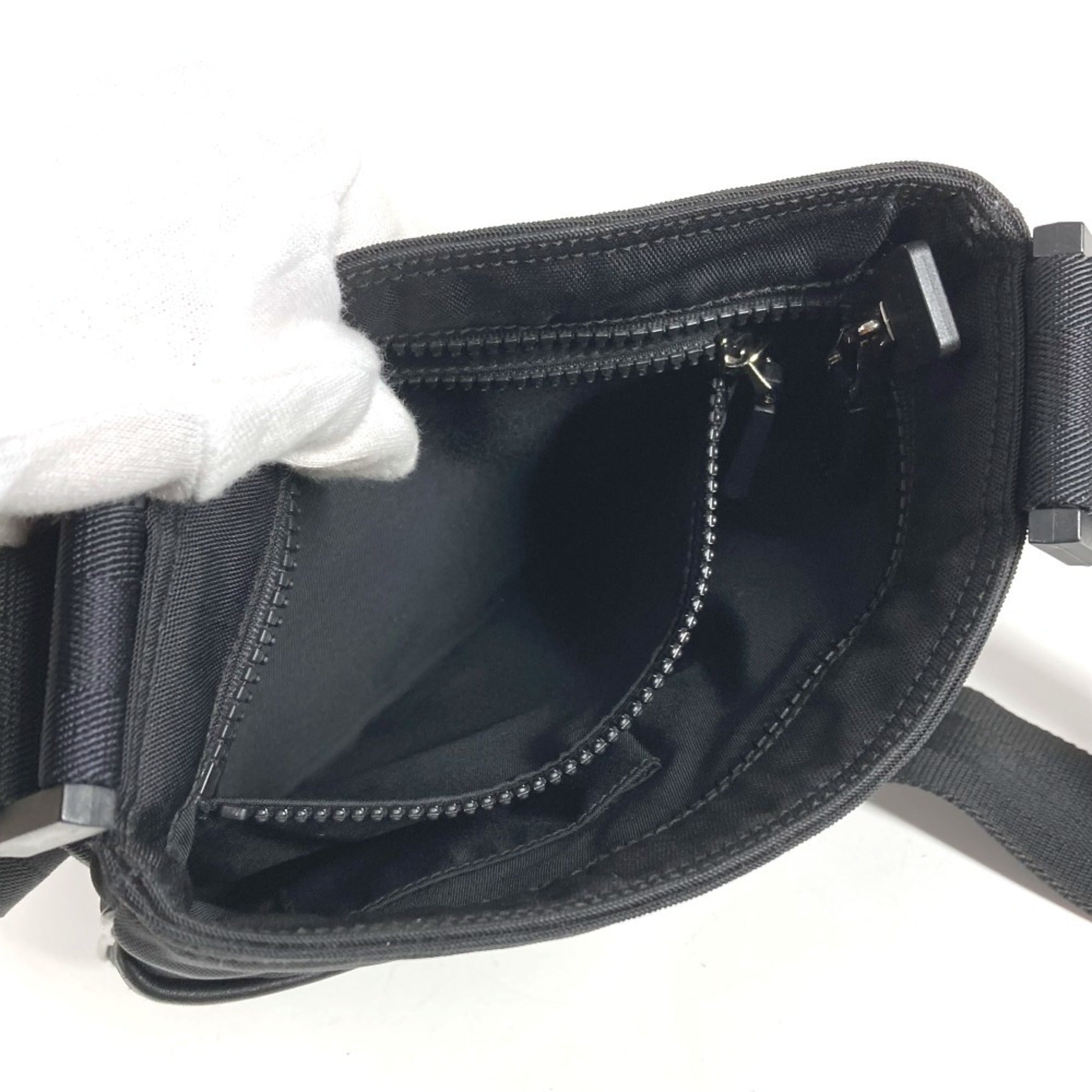 Gucci Black Pochette Shoulder Bag (Pre-Owned)