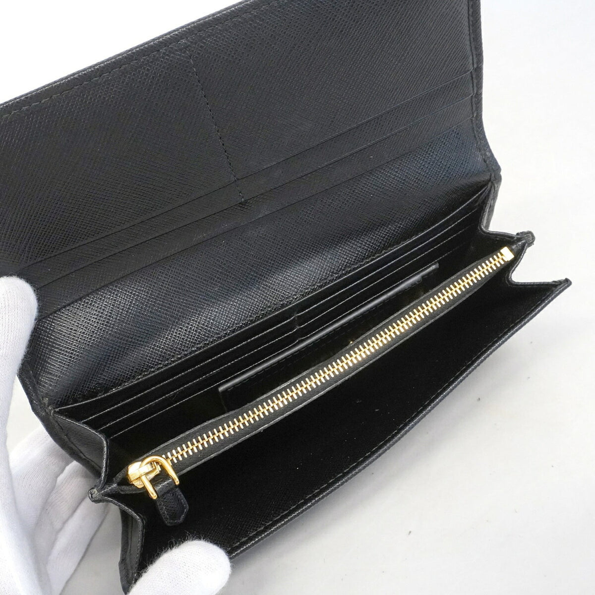 Prada Black Leather Long Wallet (Bi-Fold) (Pre-Owned)
