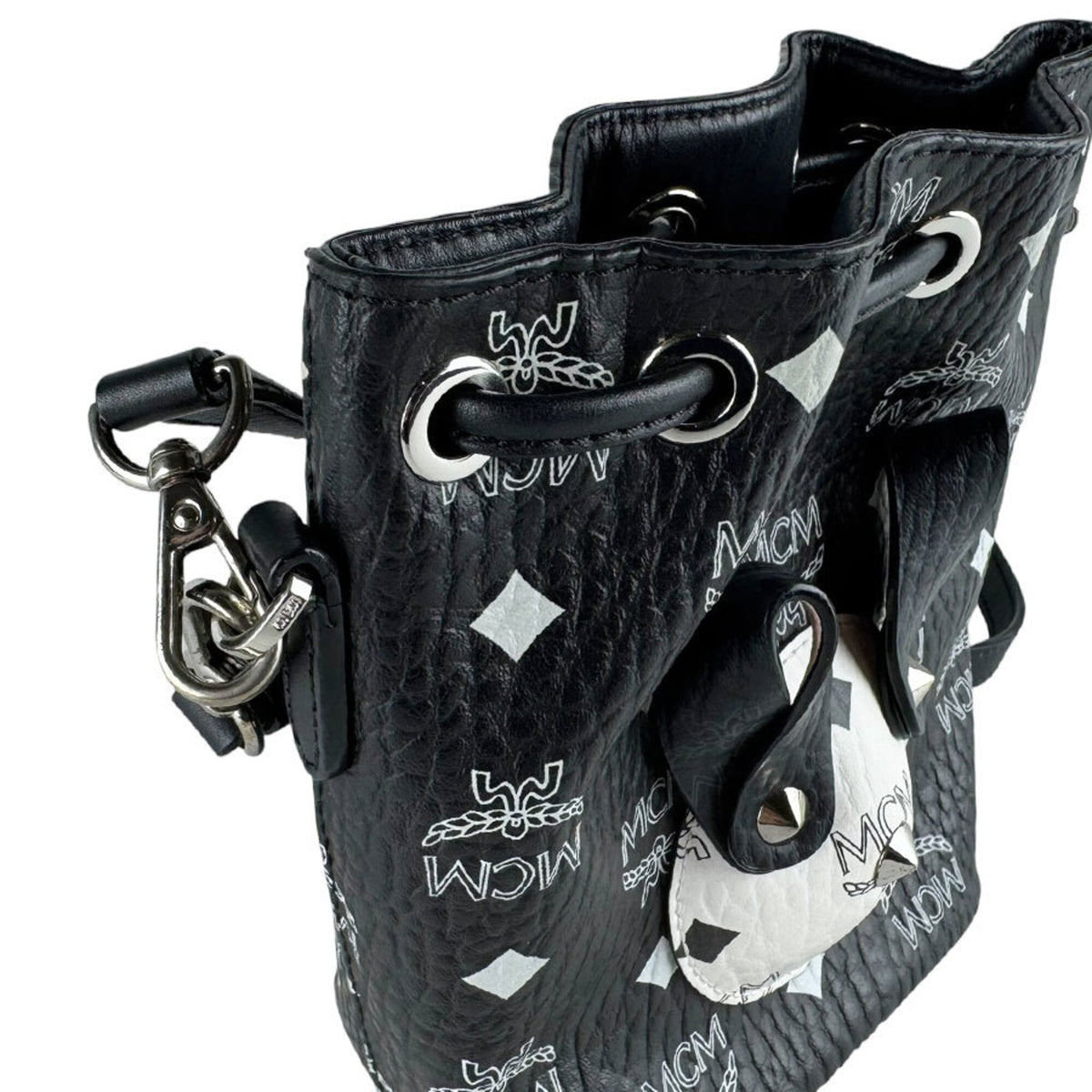 Mcm Black White Leather Handbag (Pre-Owned)