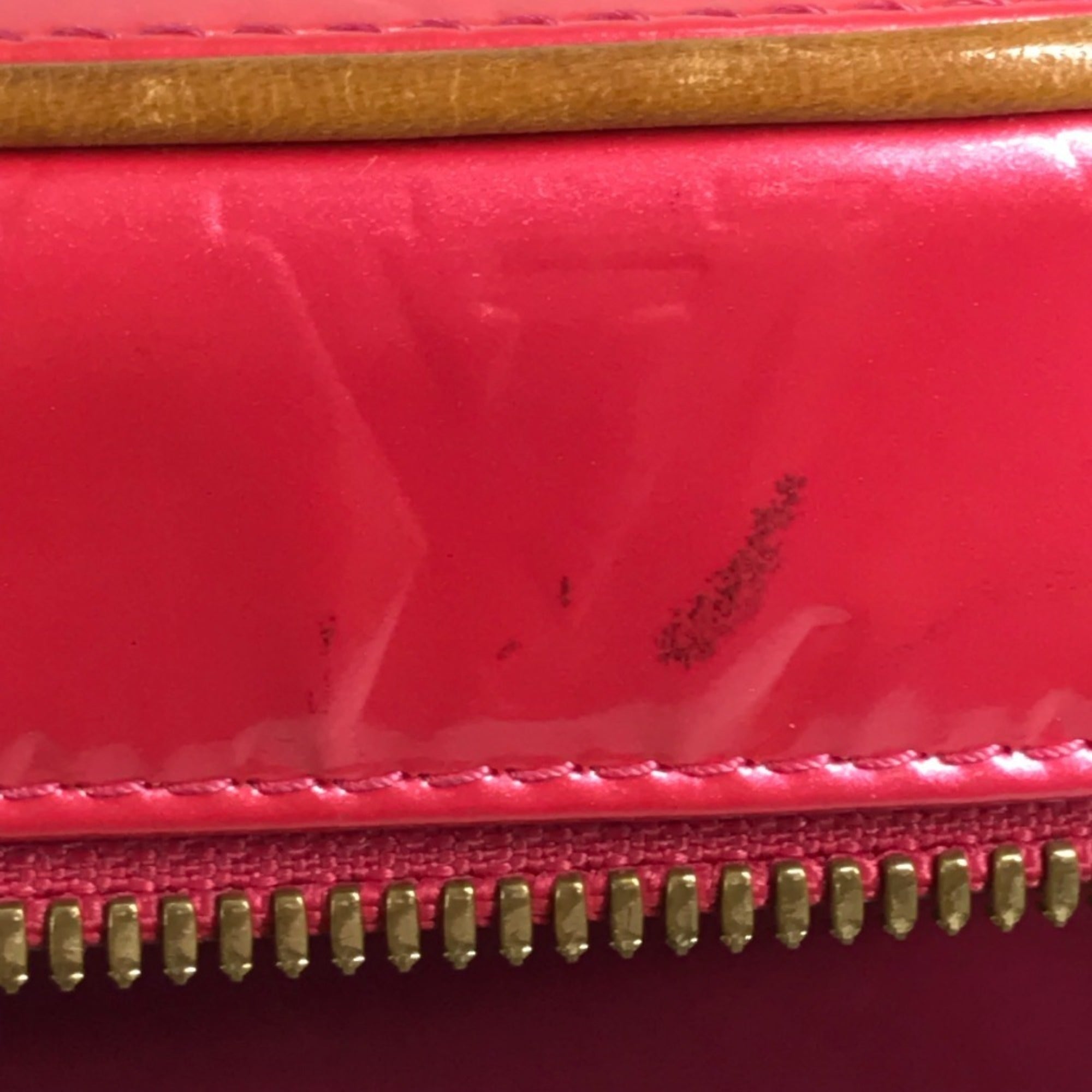 Louis Vuitton Fuchsia Pink Pink Monogram Vernis Pochette Shoulder Bag (Pre-Owned)