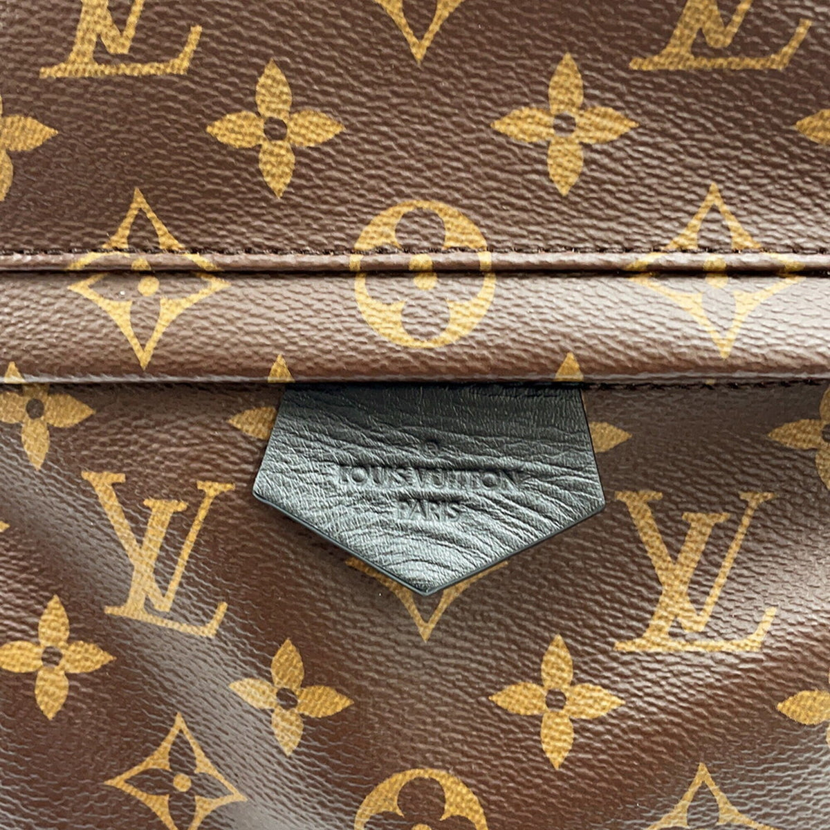 Louis Vuitton Noir Monogram Handbag (Pre-Owned)