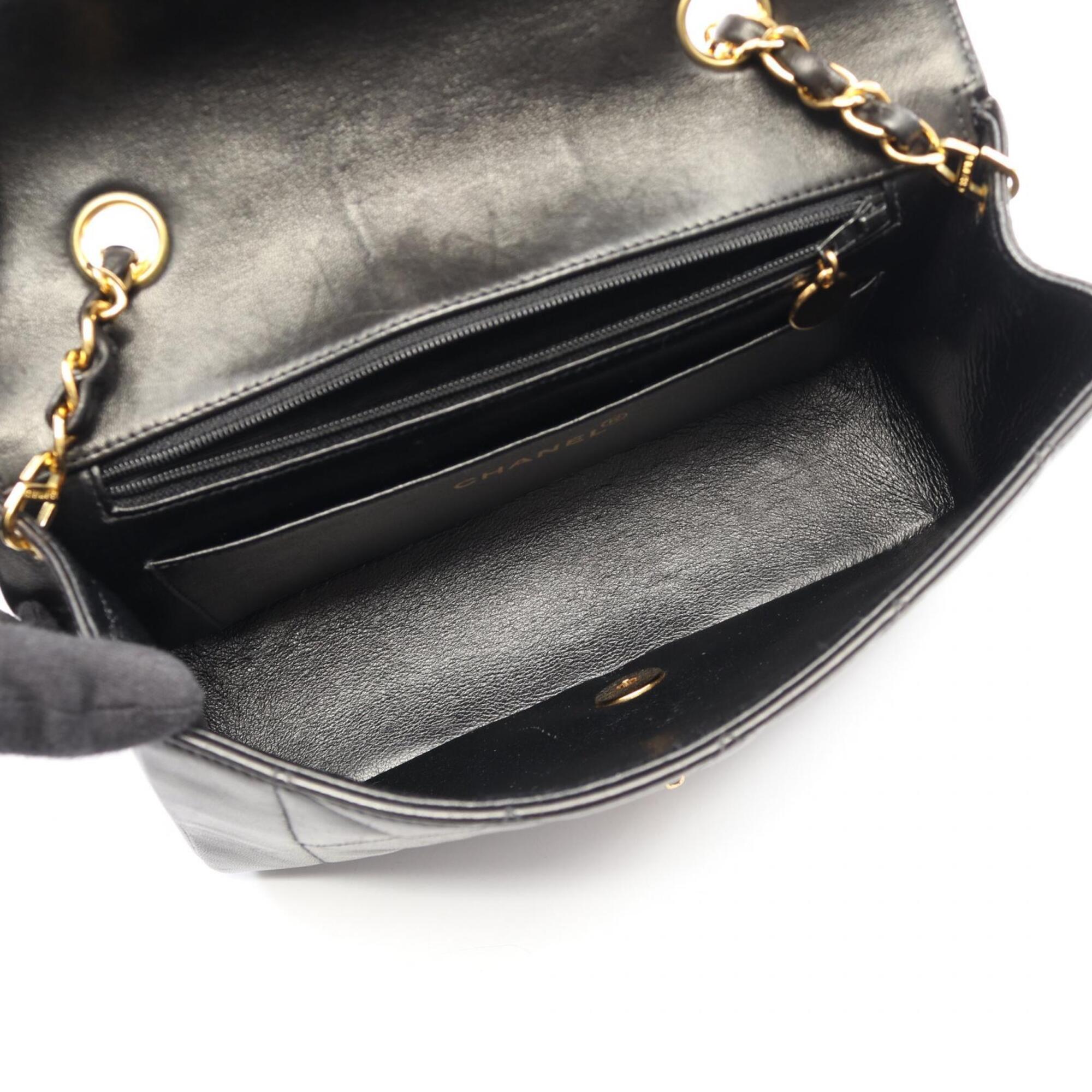 Chanel Matelasse Black Leather Handbag Shoulder Bag (Pre-Owned)