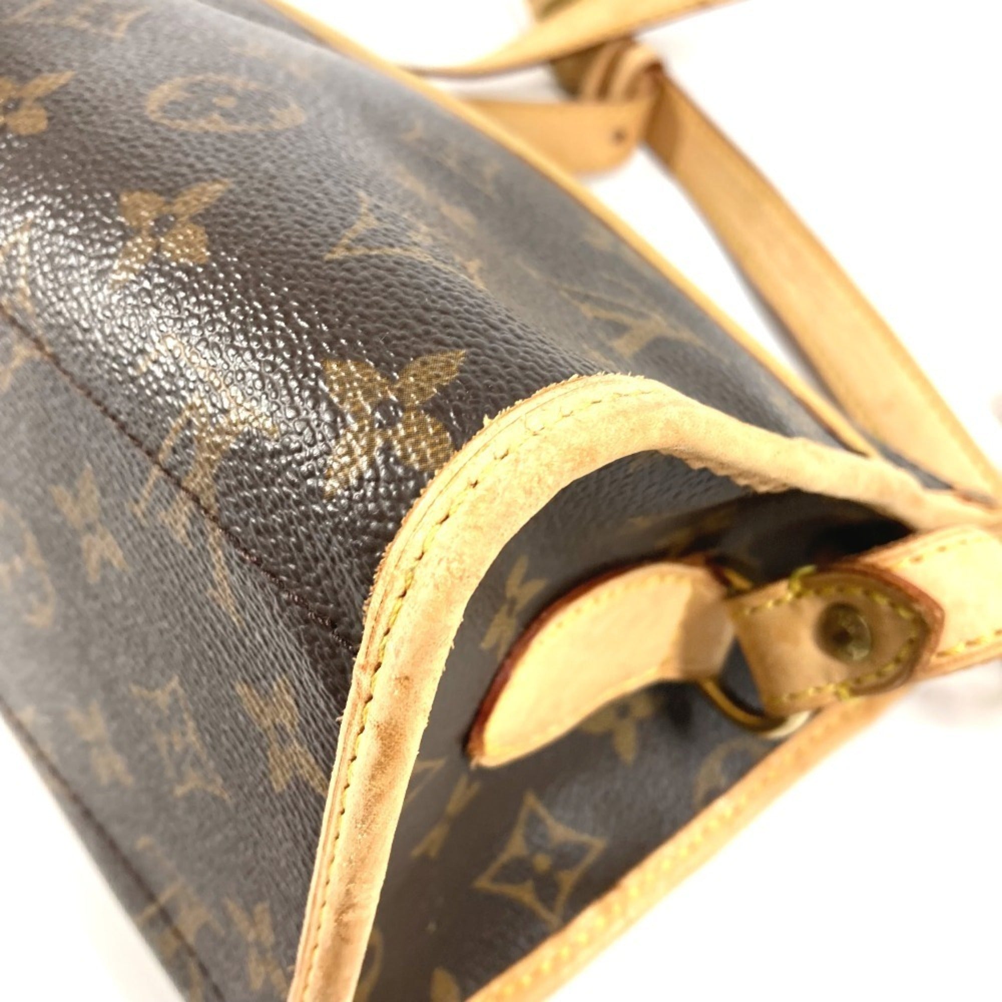 Louis Vuitton Brown Monogram Monogram Shoulder Bag (Pre-Owned)