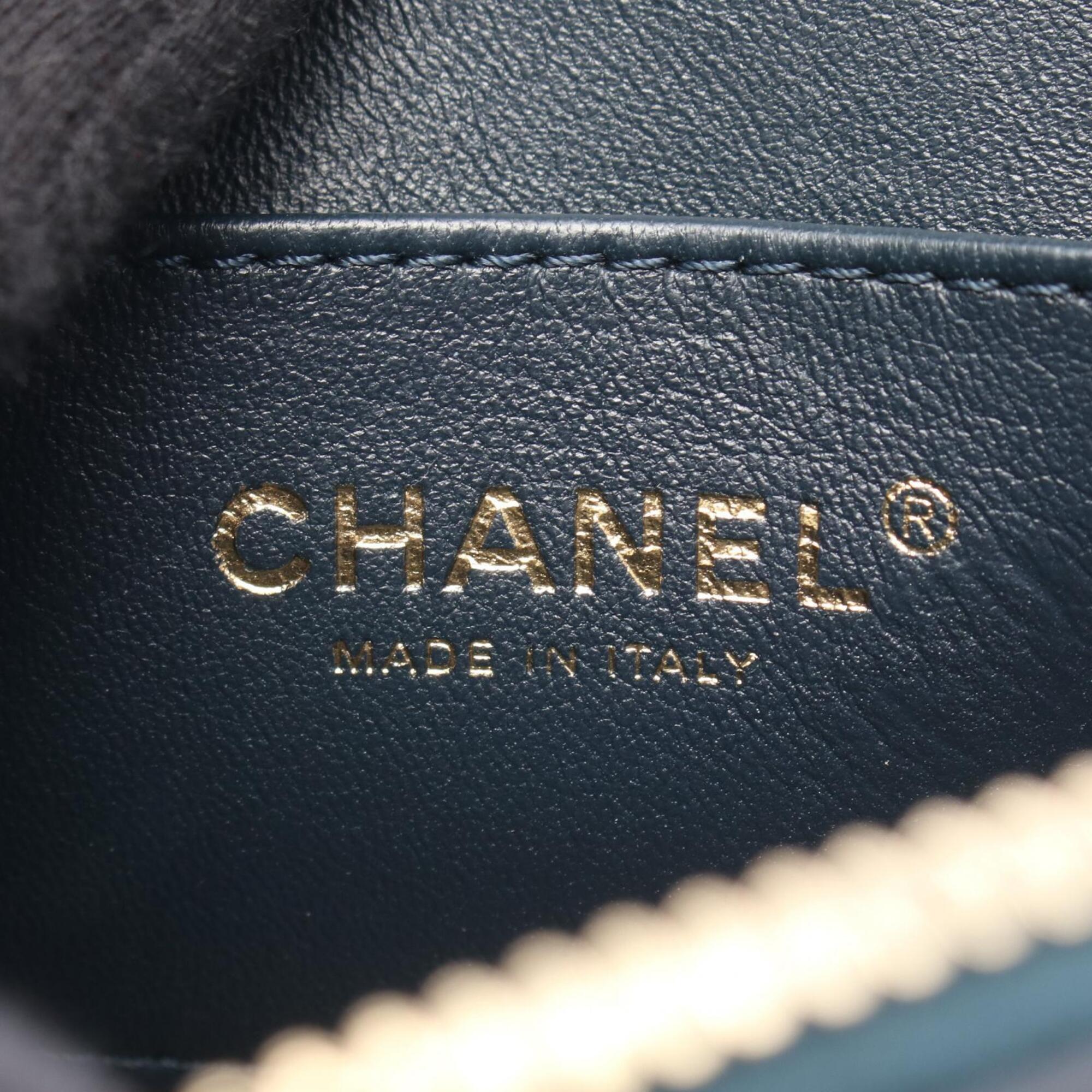Chanel Green Leather Handbag Shoulder Bag (Pre-Owned)