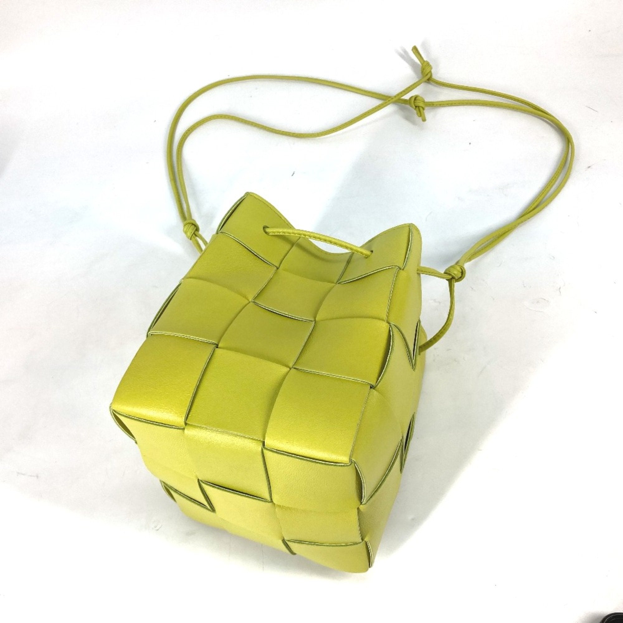 Bottega Veneta Green Leather Shoulder Bag (Pre-Owned)