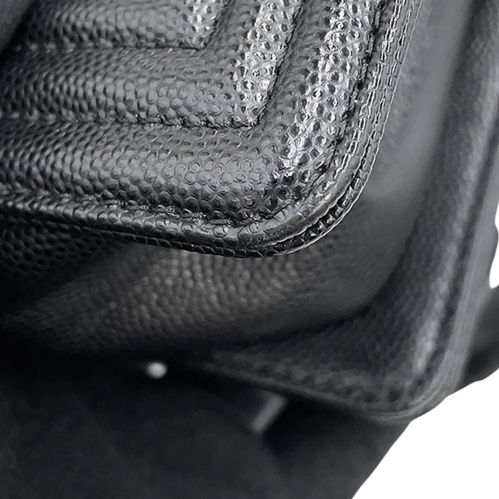 Chanel Black Grained Calfskin Shoulder Bag (Pre-Owned)
