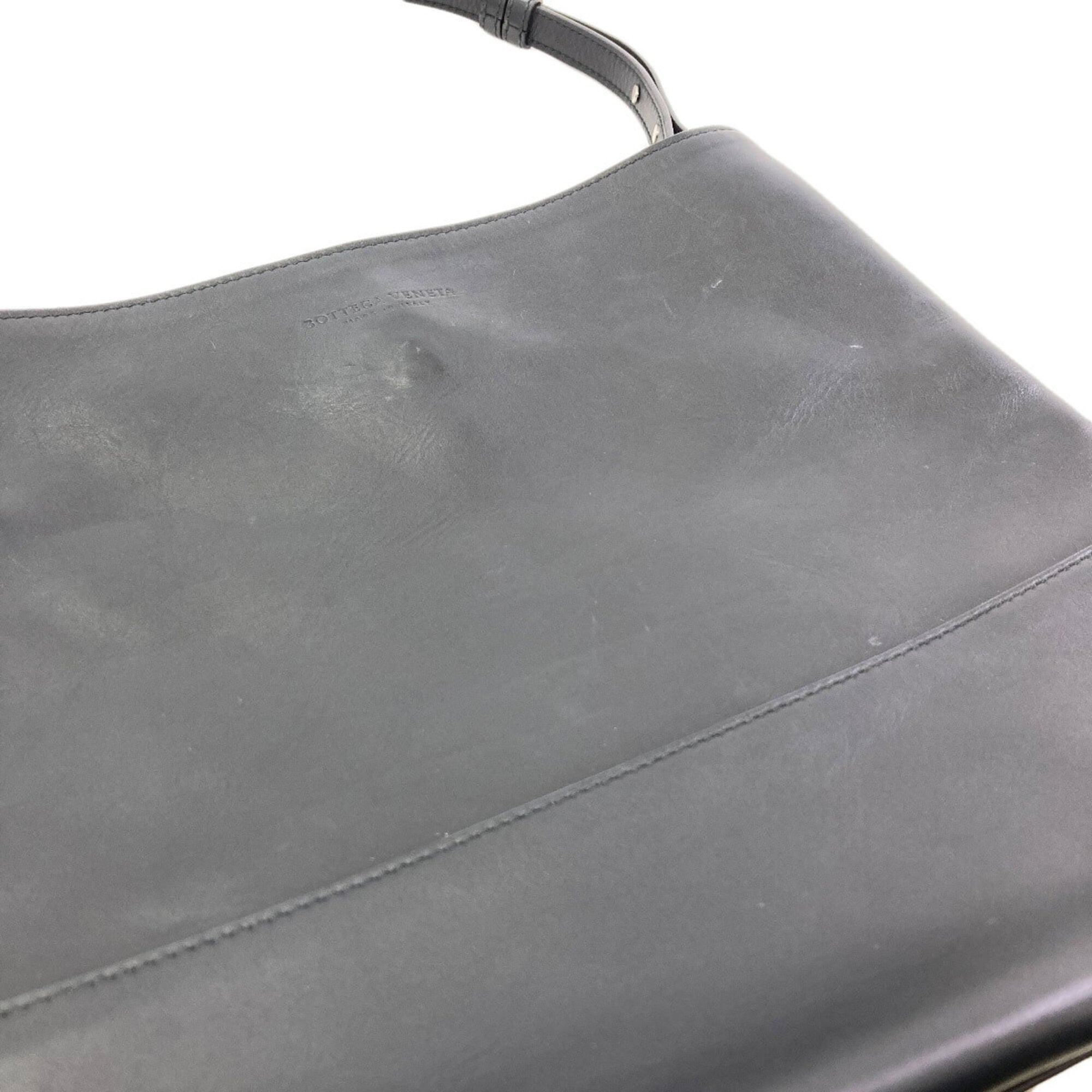 Bottega Veneta Black Leather Shoulder Bag (Pre-Owned)