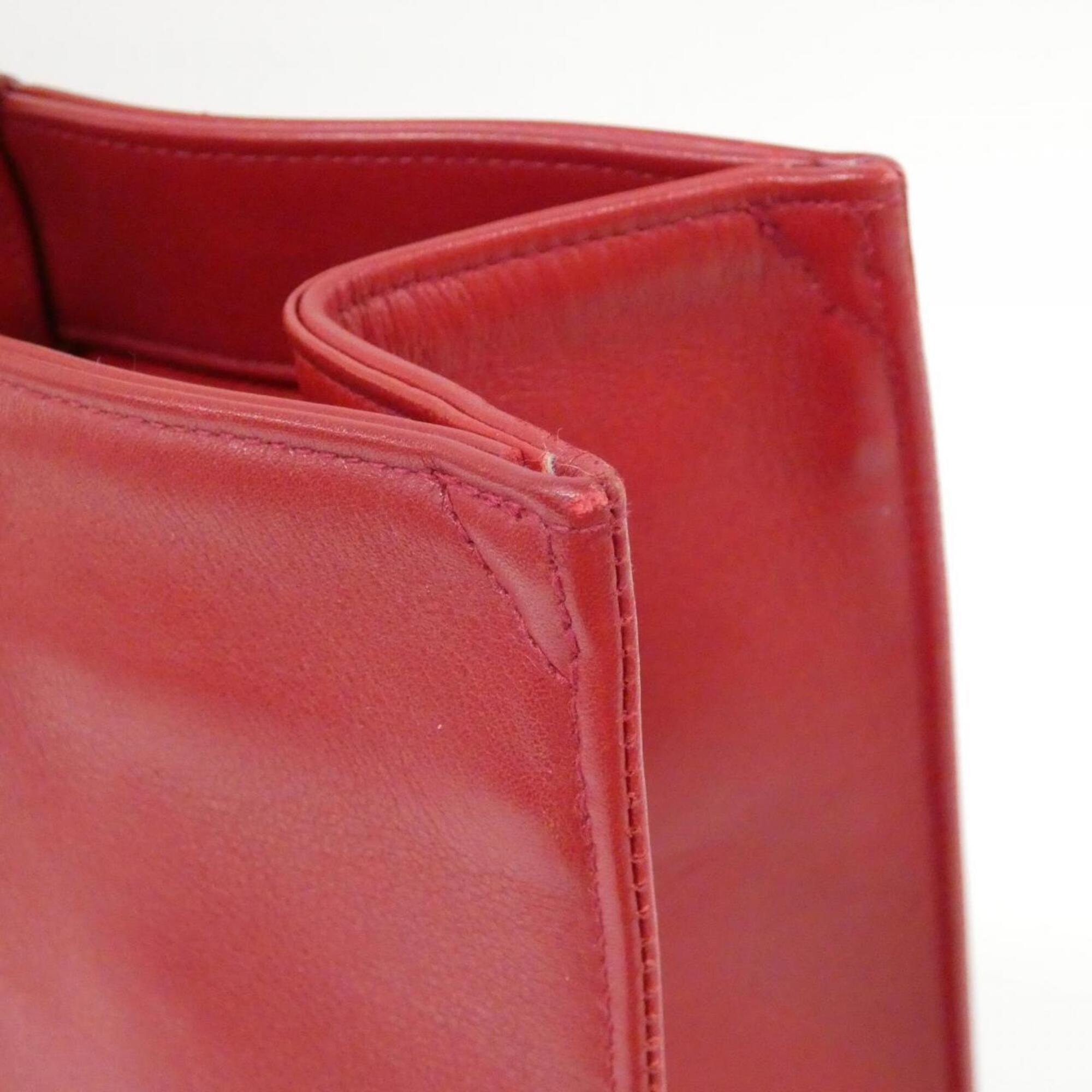 Chanel Red Color Leather Handbag (Pre-Owned)