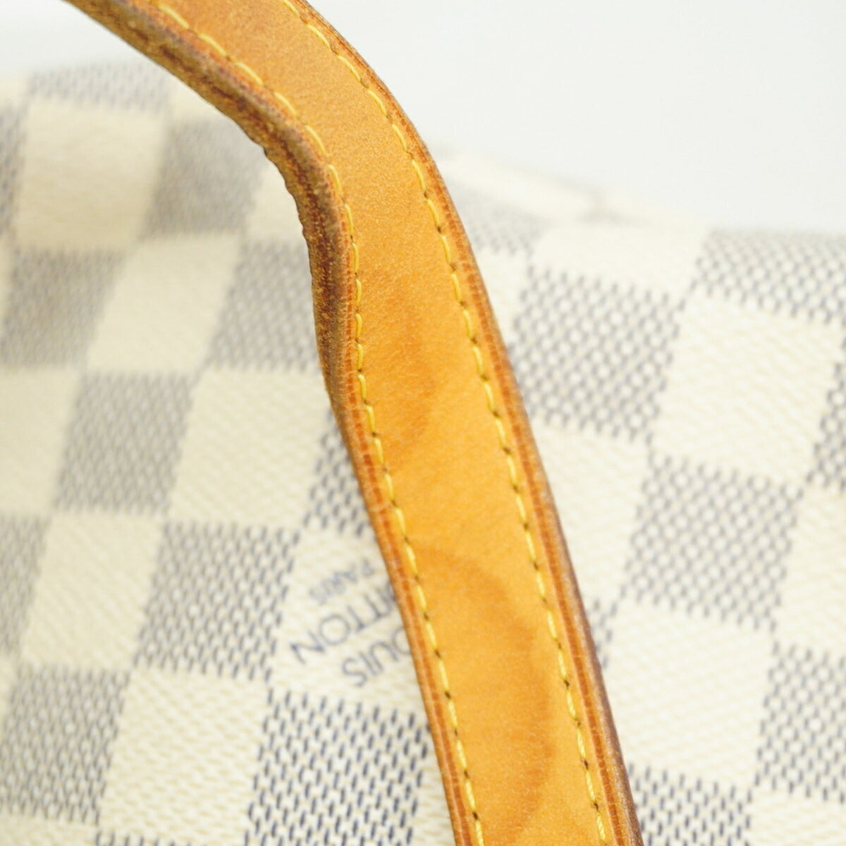 Louis Vuitton White Tote Bag (Pre-Owned)