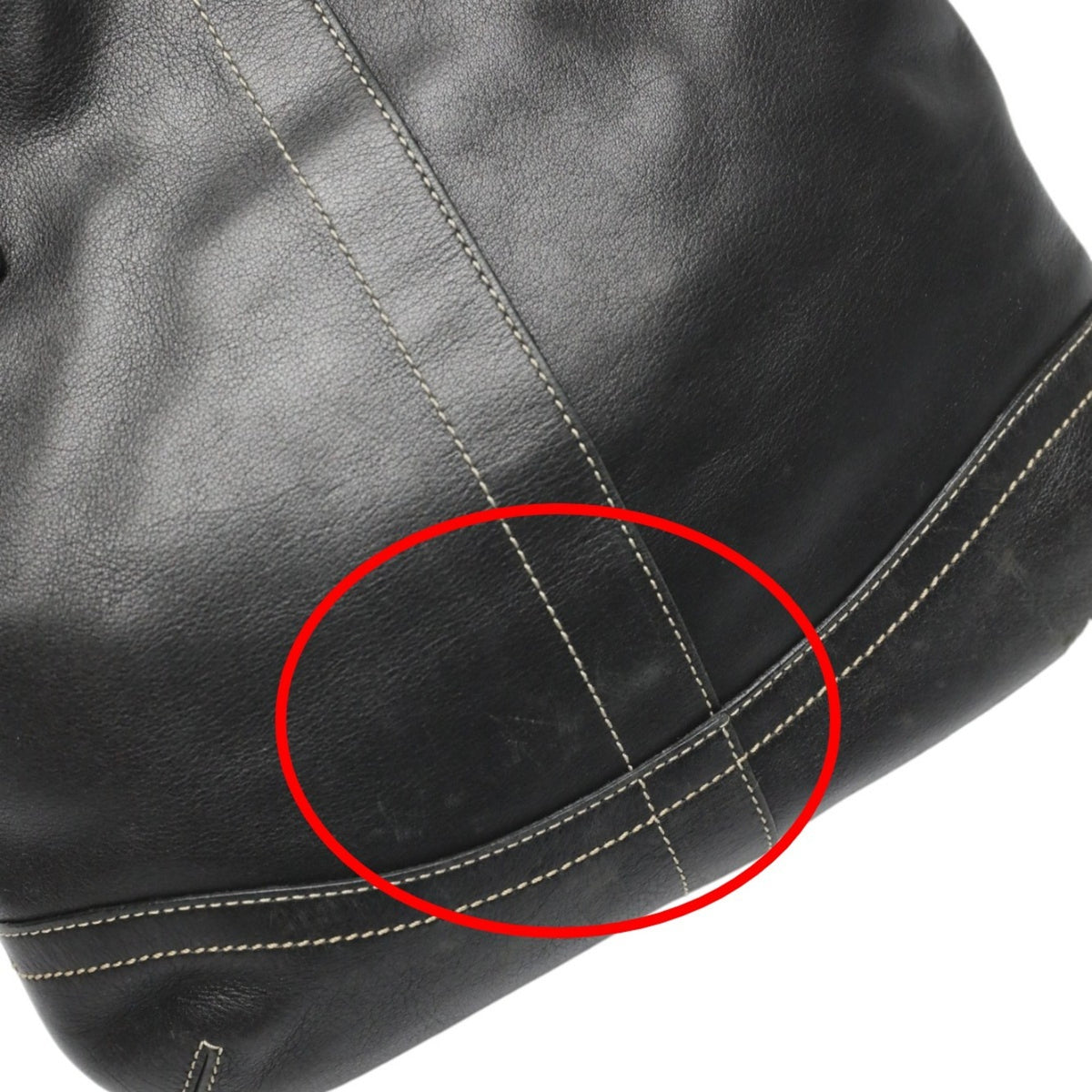 Coach Black Leather Shoulder Bag (Pre-Owned)