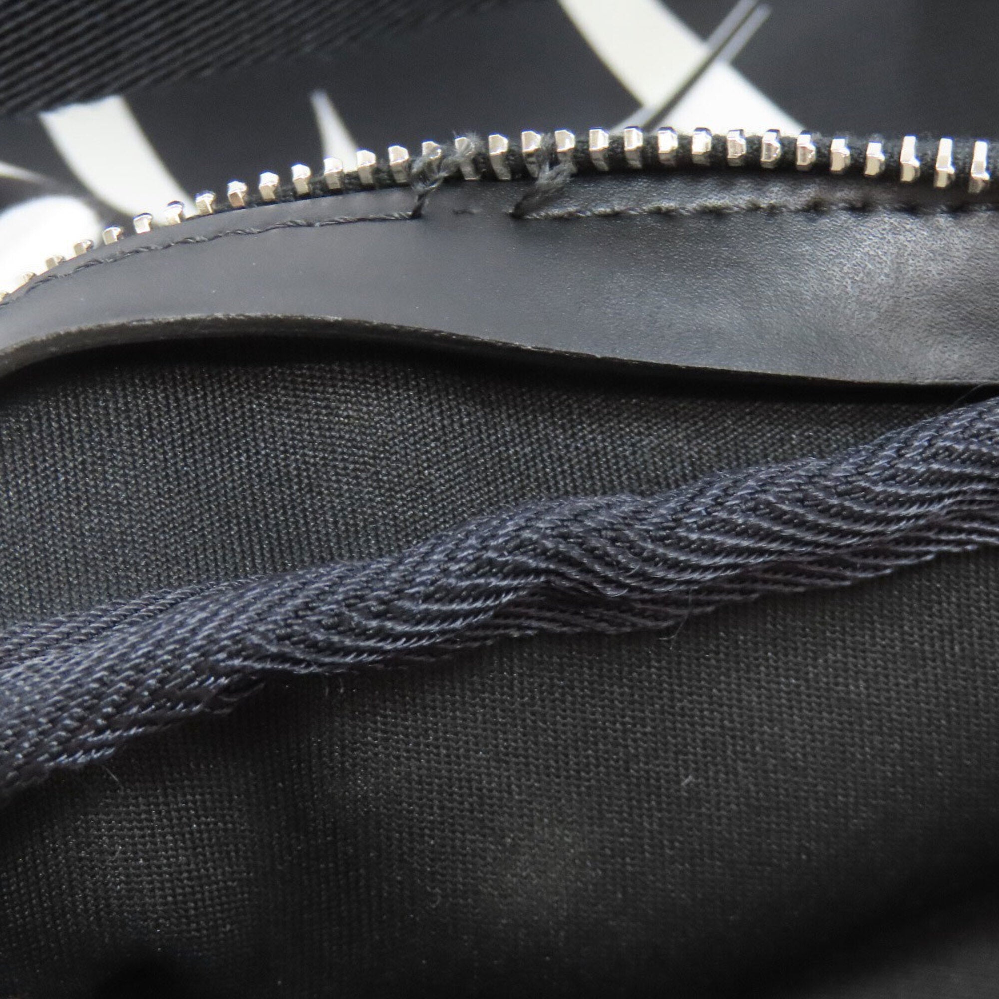 Valentino Black Canvas Shoulder Bag (Pre-Owned)