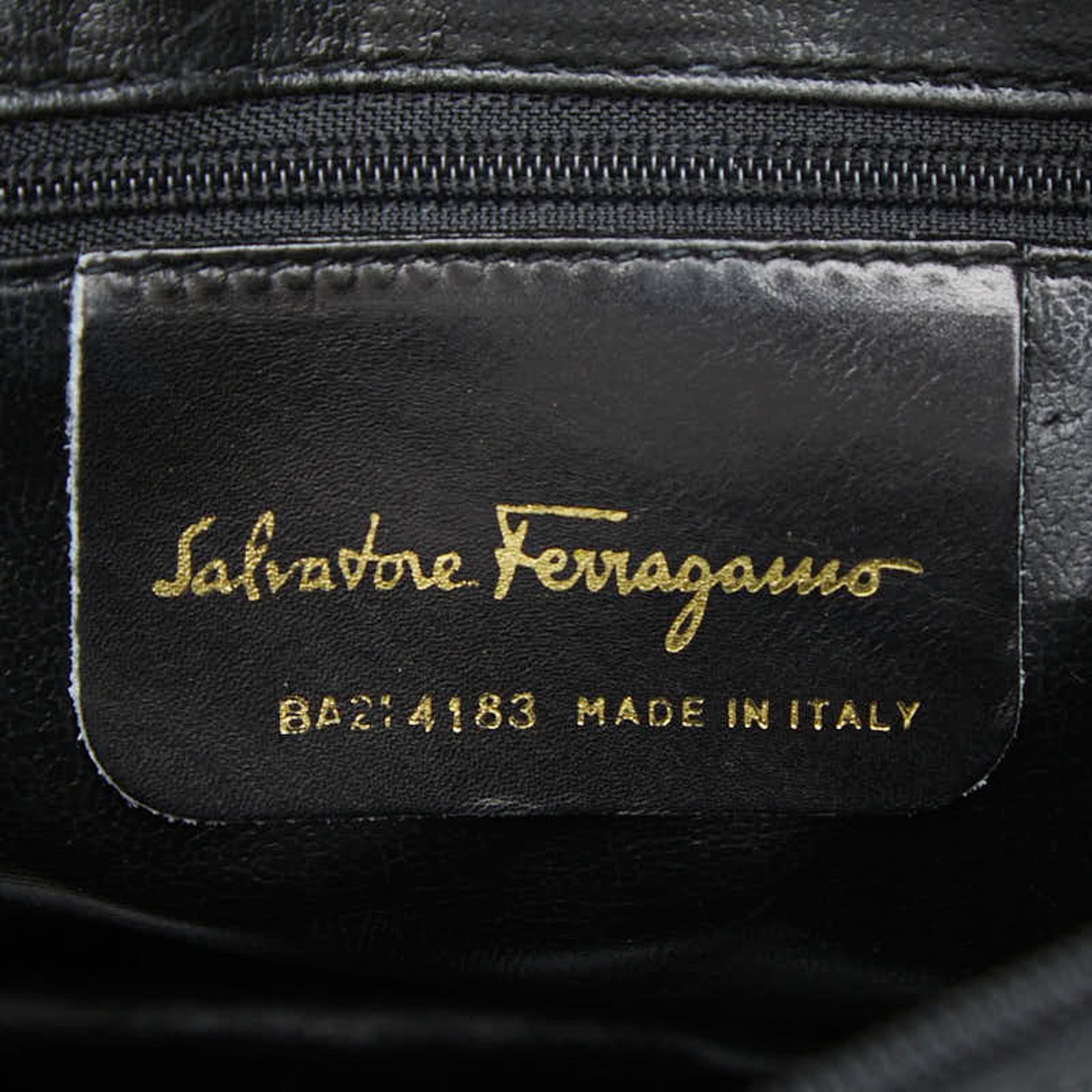 Salvatore Ferragamo Black Leather Shoulder Bag (Pre-Owned)