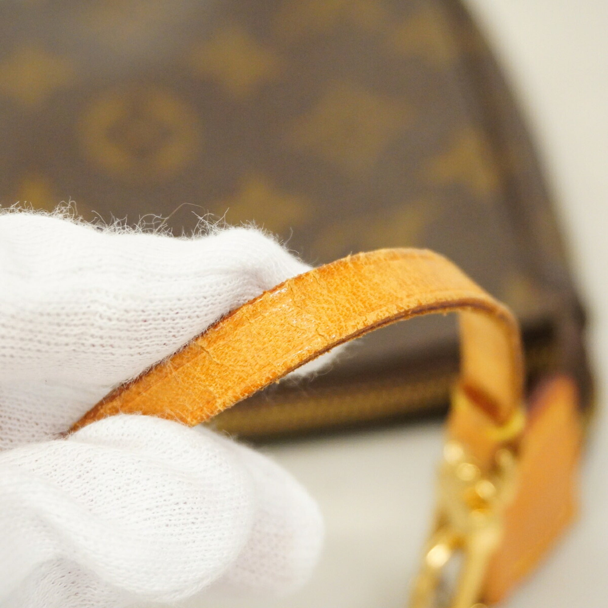 Louis Vuitton Brown Pouch (Pre-Owned)
