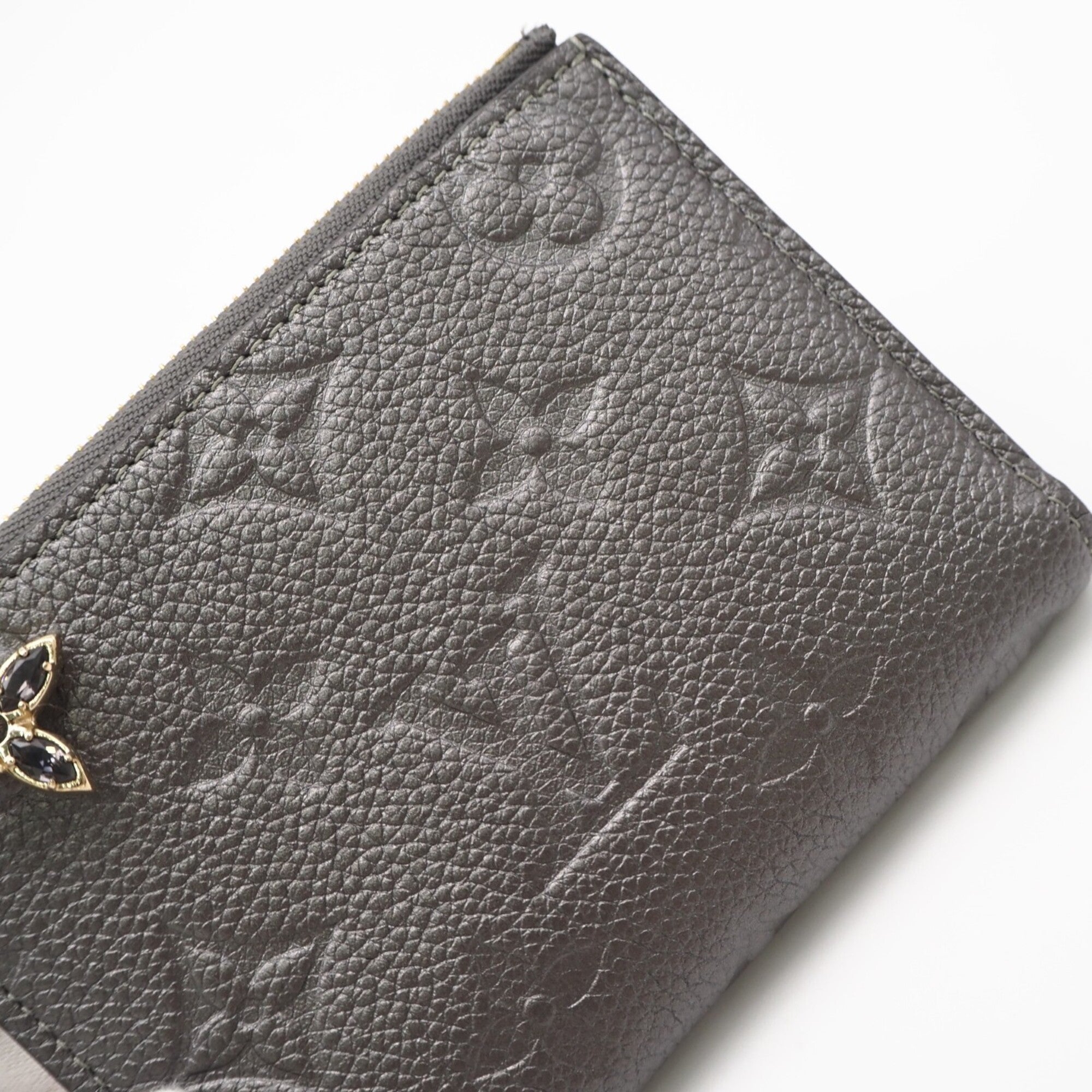 Louis Vuitton Silver Leather Wallet (Bi-Fold) (Pre-Owned)