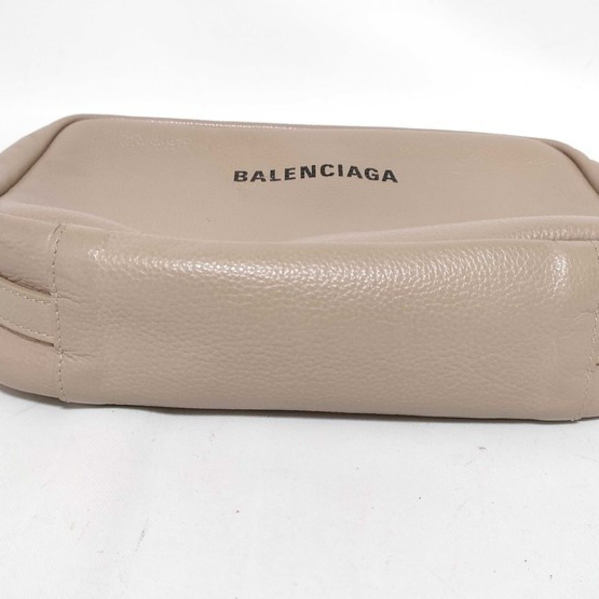 Balenciaga Beige Leather Shoulder Bag (Pre-Owned)