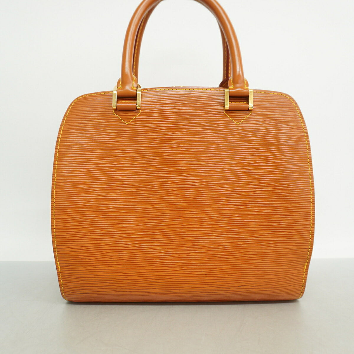 Louis Vuitton Gold Cipango Handbag (Pre-Owned)