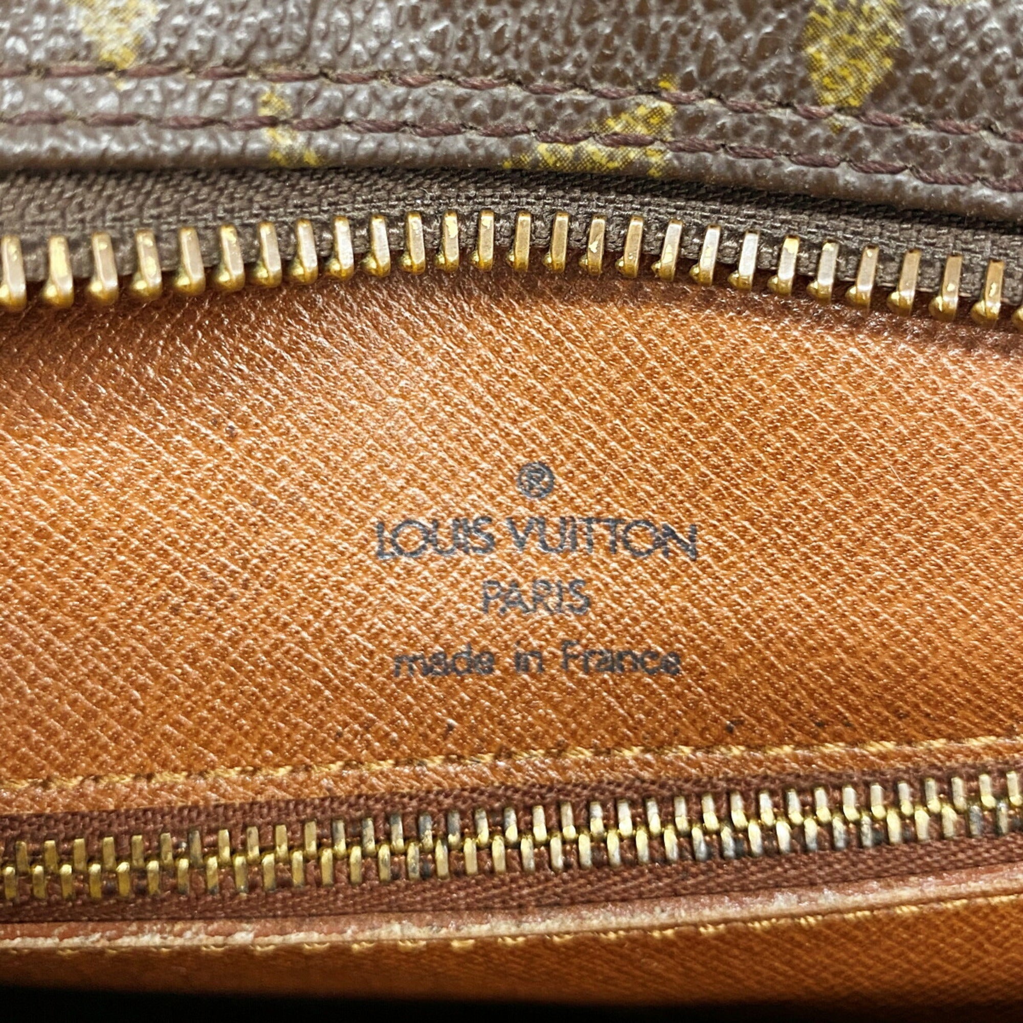 Louis Vuitton Brown Shoulder Bag (Pre-Owned)