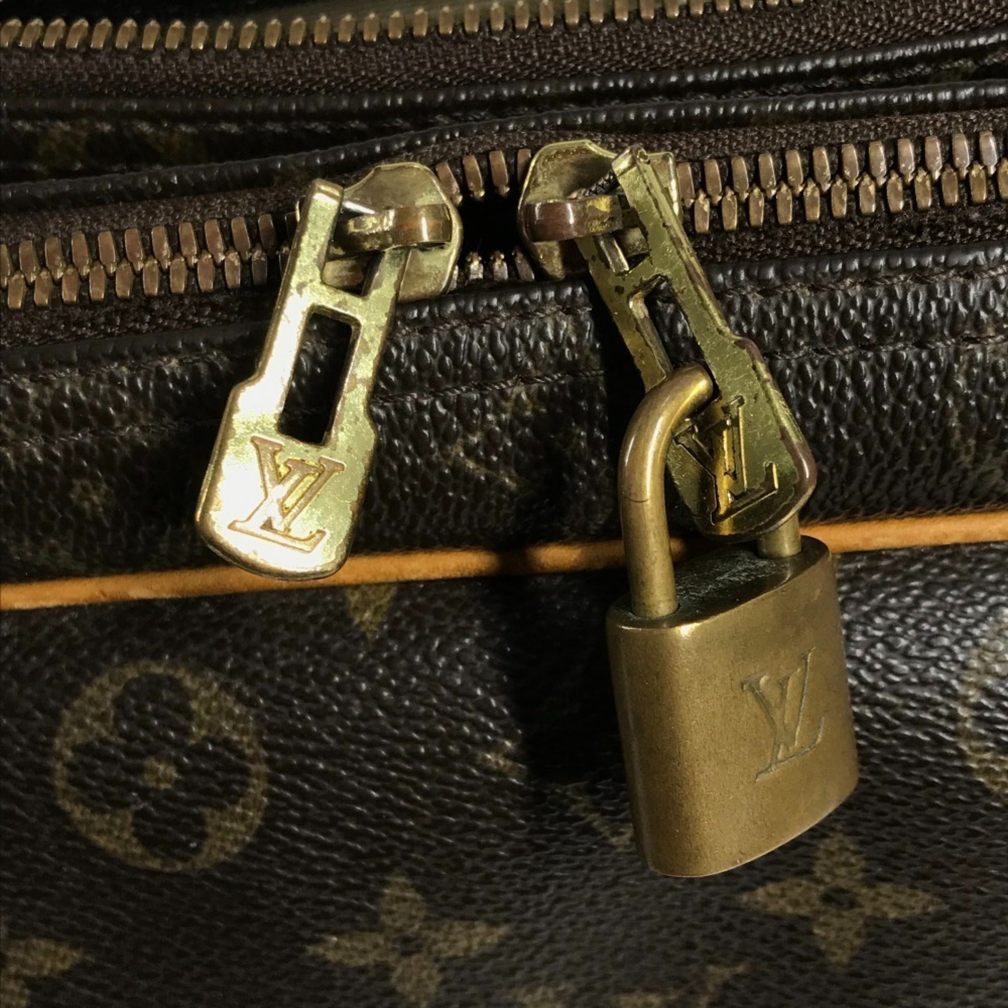 Louis Vuitton Monogram Brown Monogram Shoulder Bag (Pre-Owned)