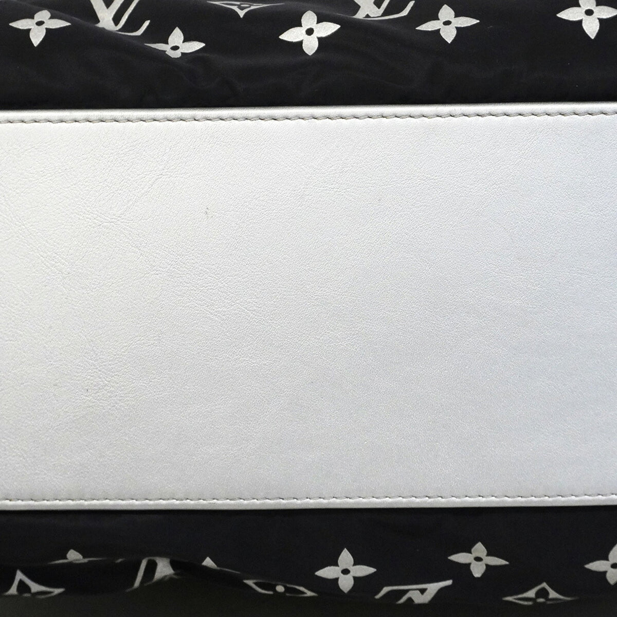 Louis Vuitton Gray Tote Bag (Pre-Owned)
