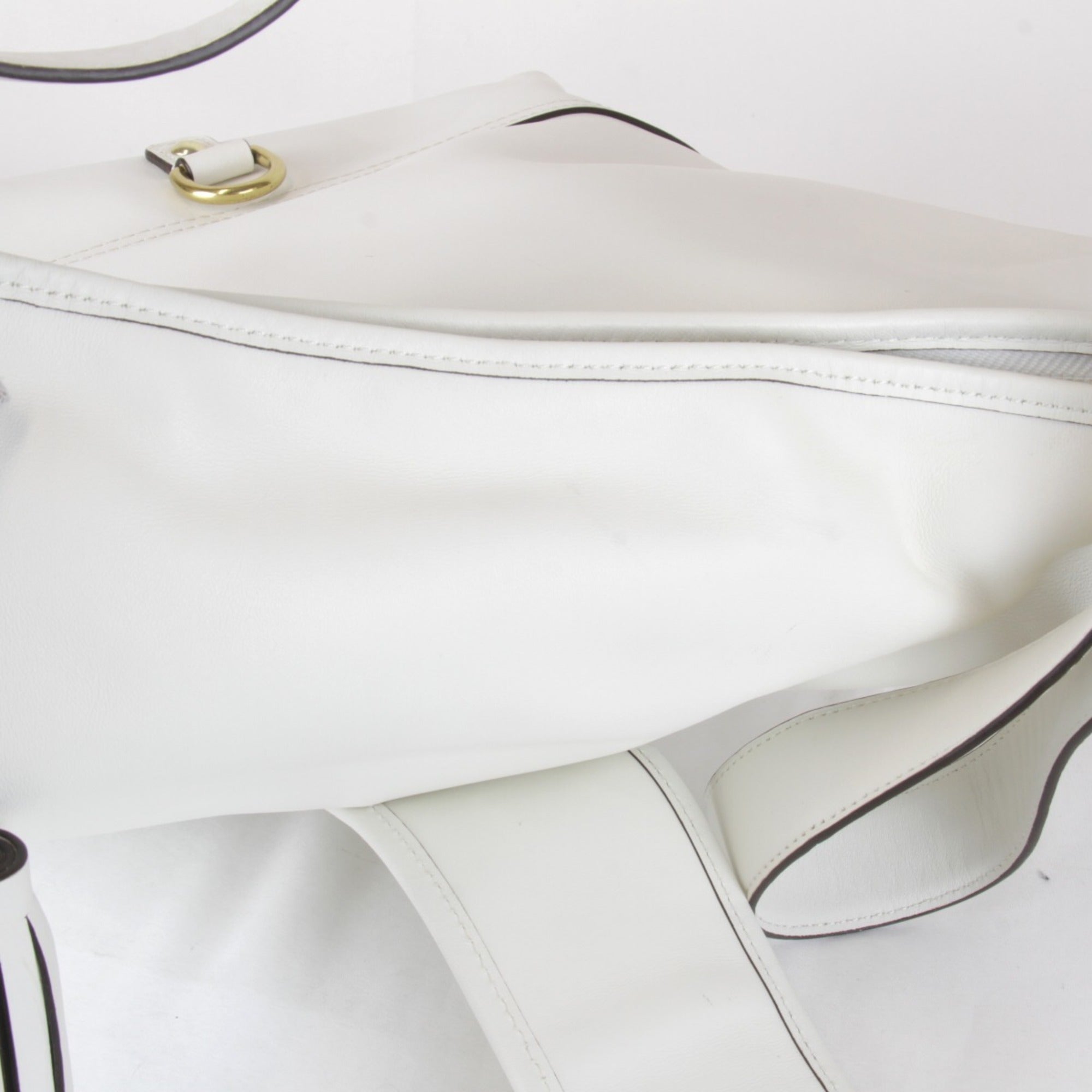 Coach White Leather Shoulder Bag (Pre-Owned)