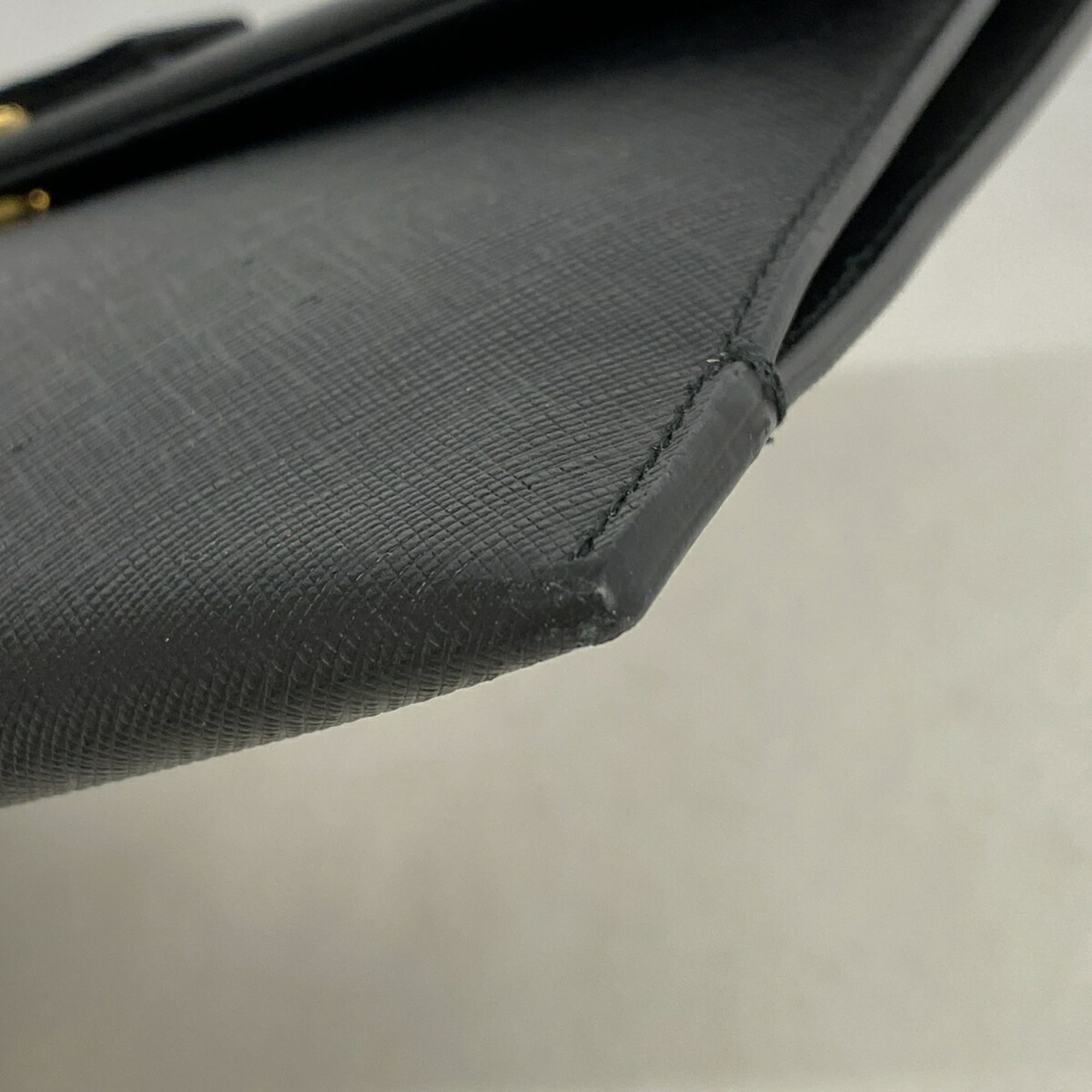 Salvatore Ferragamo Black Leather Clutch Bag (Pre-Owned)