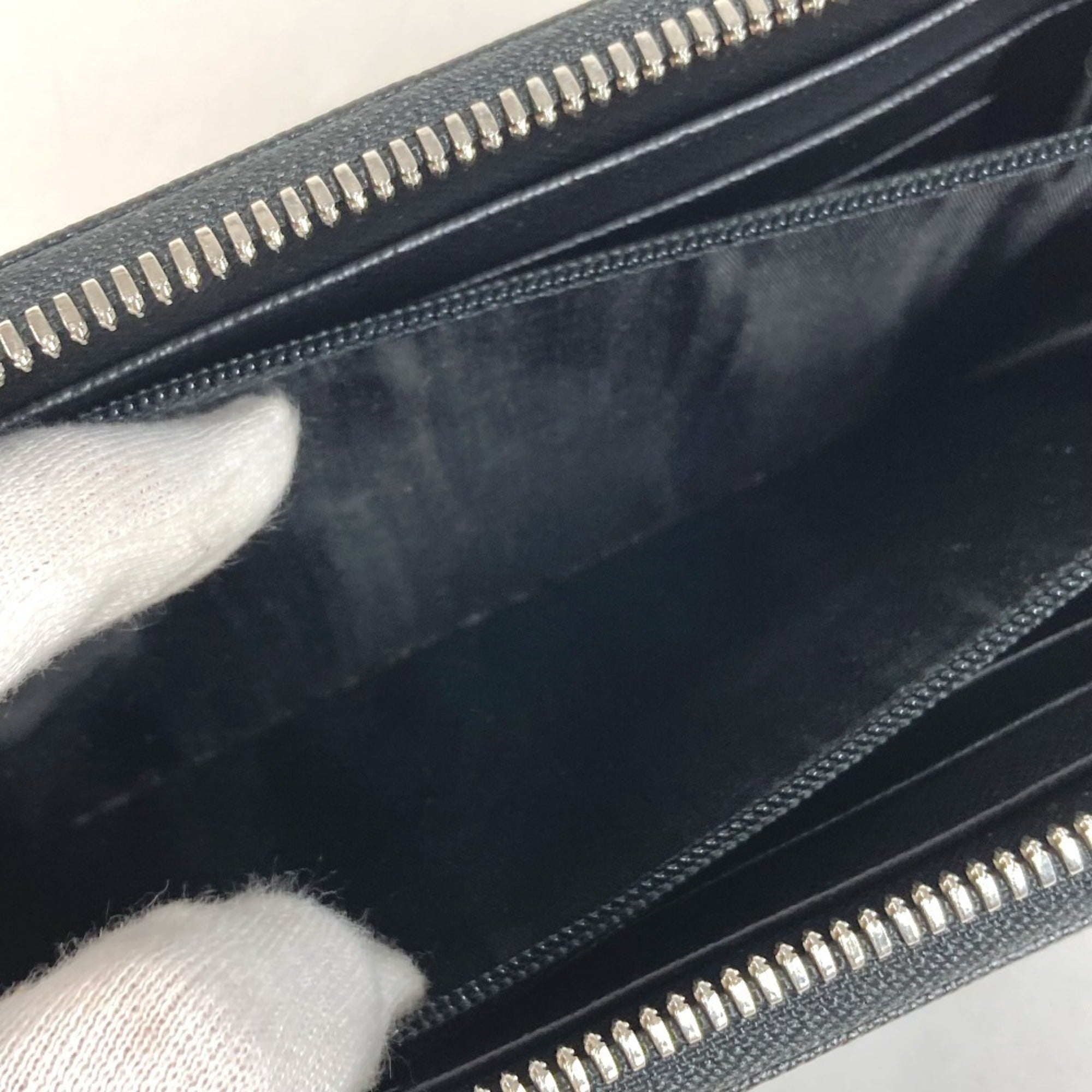 Salvatore Ferragamo Black Leather (Pre-Owned)