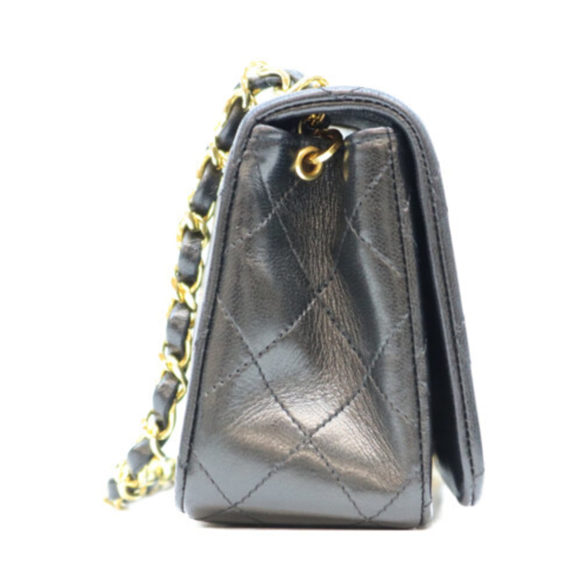 Chanel Black Leather Shoulder Bag (Pre-Owned)