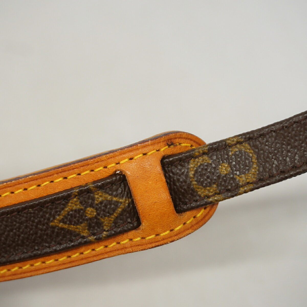Louis Vuitton Brown Shoulder Bag (Pre-Owned)