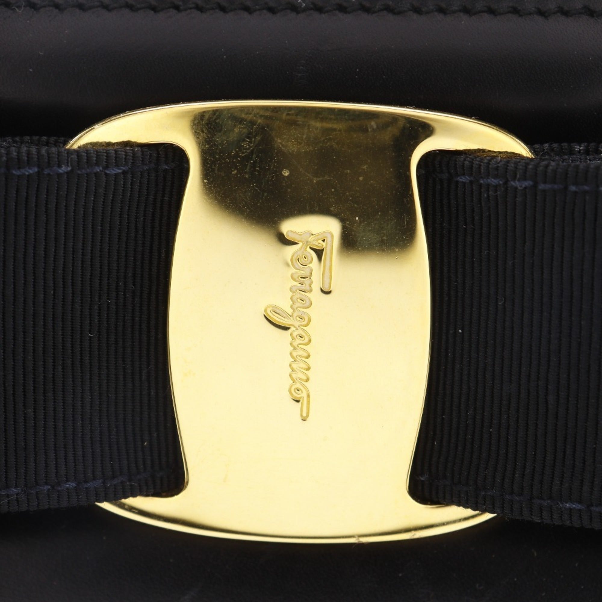 Salvatore Ferragamo Black Leather Handbag (Pre-Owned)