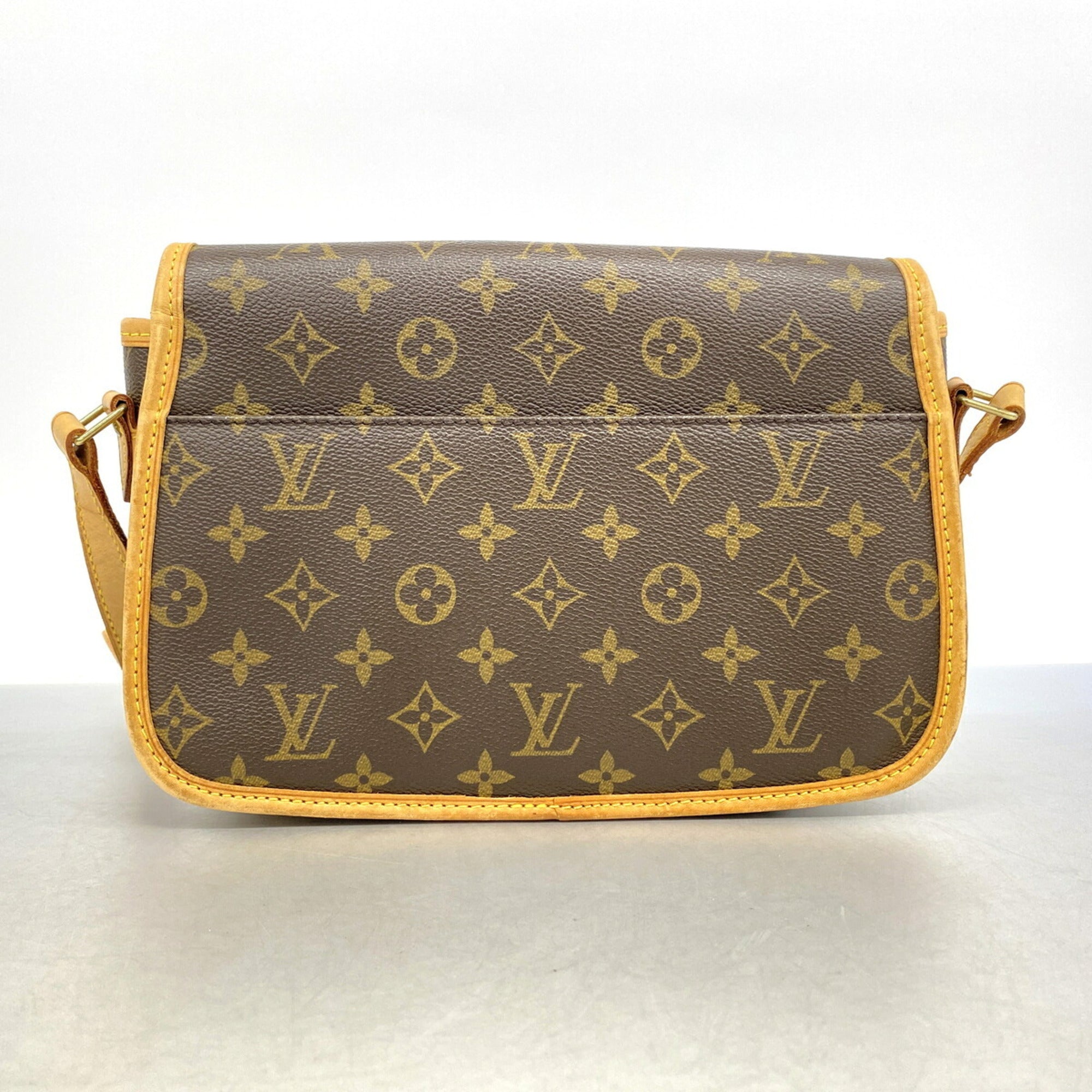 Louis Vuitton Brown Shoulder Bag (Pre-Owned)
