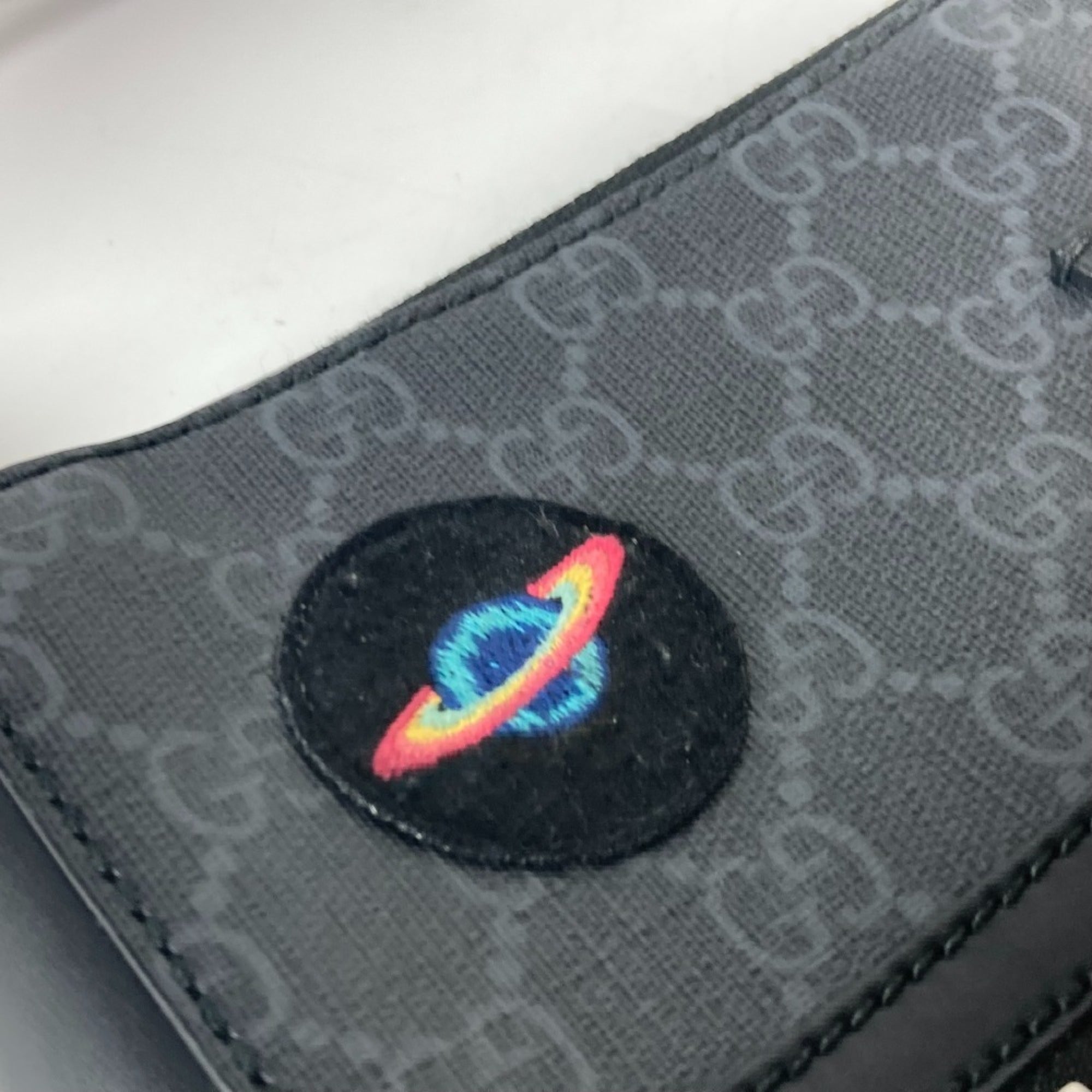 Gucci Black Multi-Color Gg Supreme Messenger Bag Shoulder Bag (Pre-Owned)