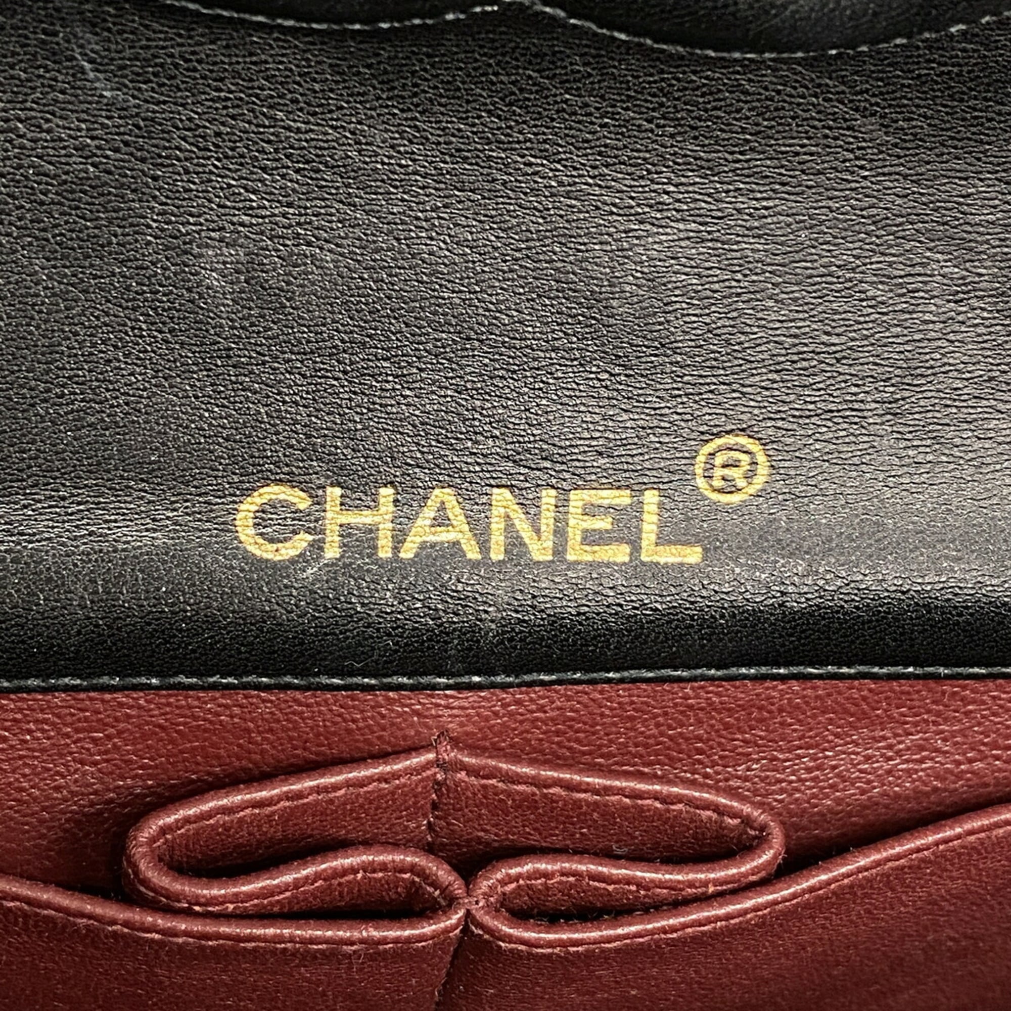 Chanel Black Leather Shoulder Bag (Pre-Owned)