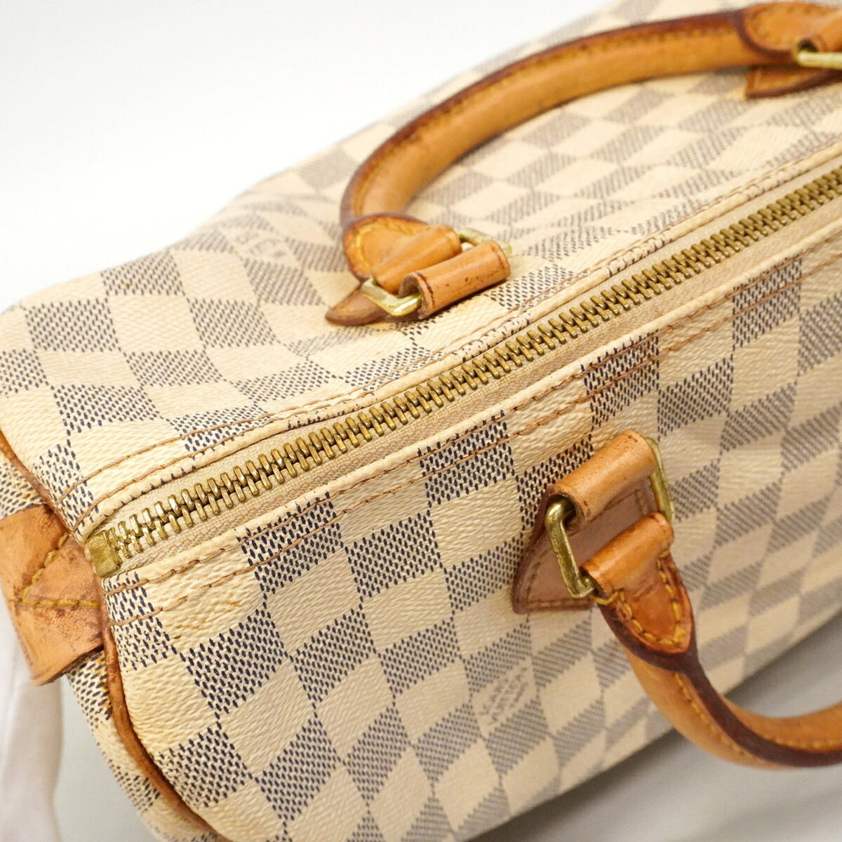 Louis Vuitton White Handbag (Pre-Owned)