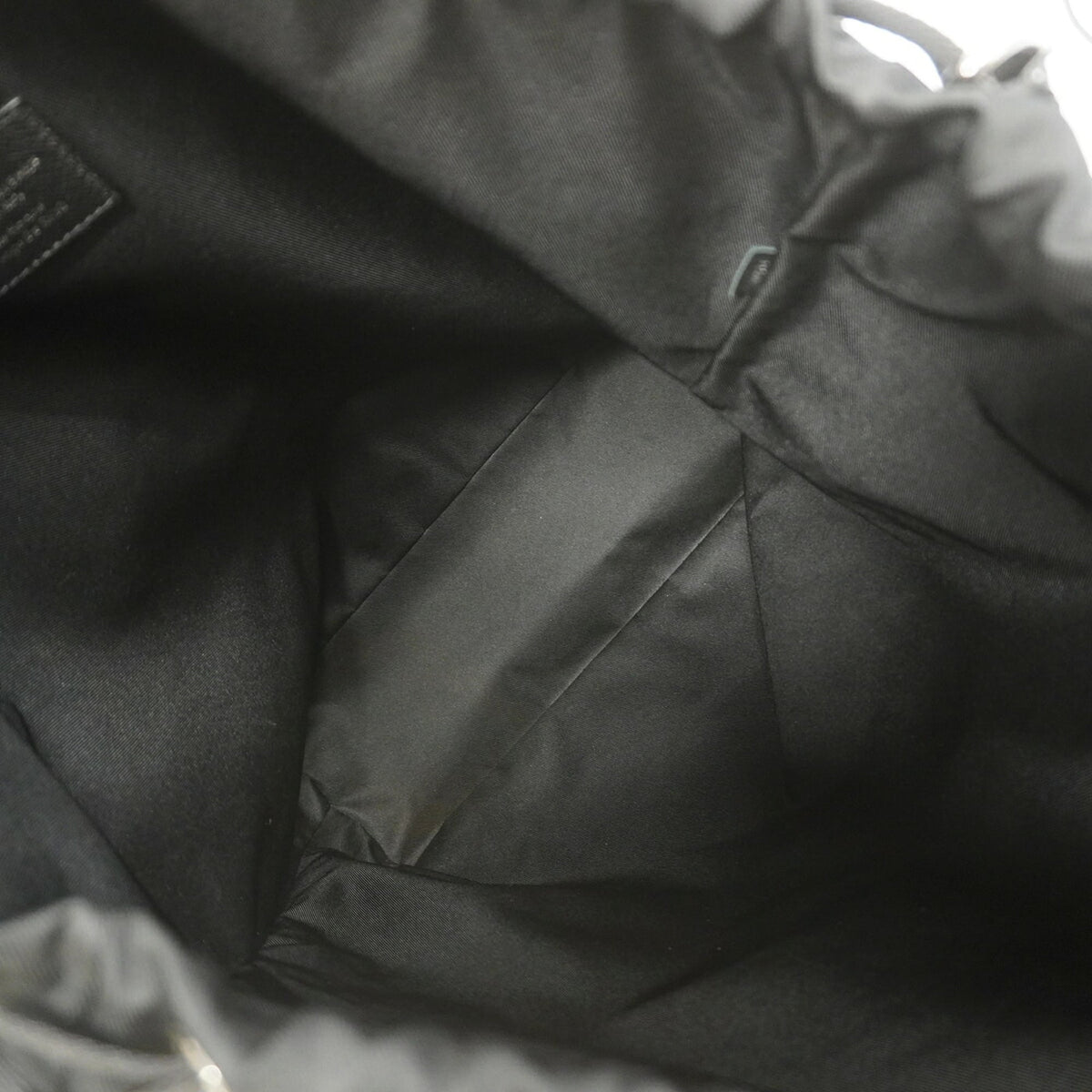 Louis Vuitton Noir Tote Bag (Pre-Owned)