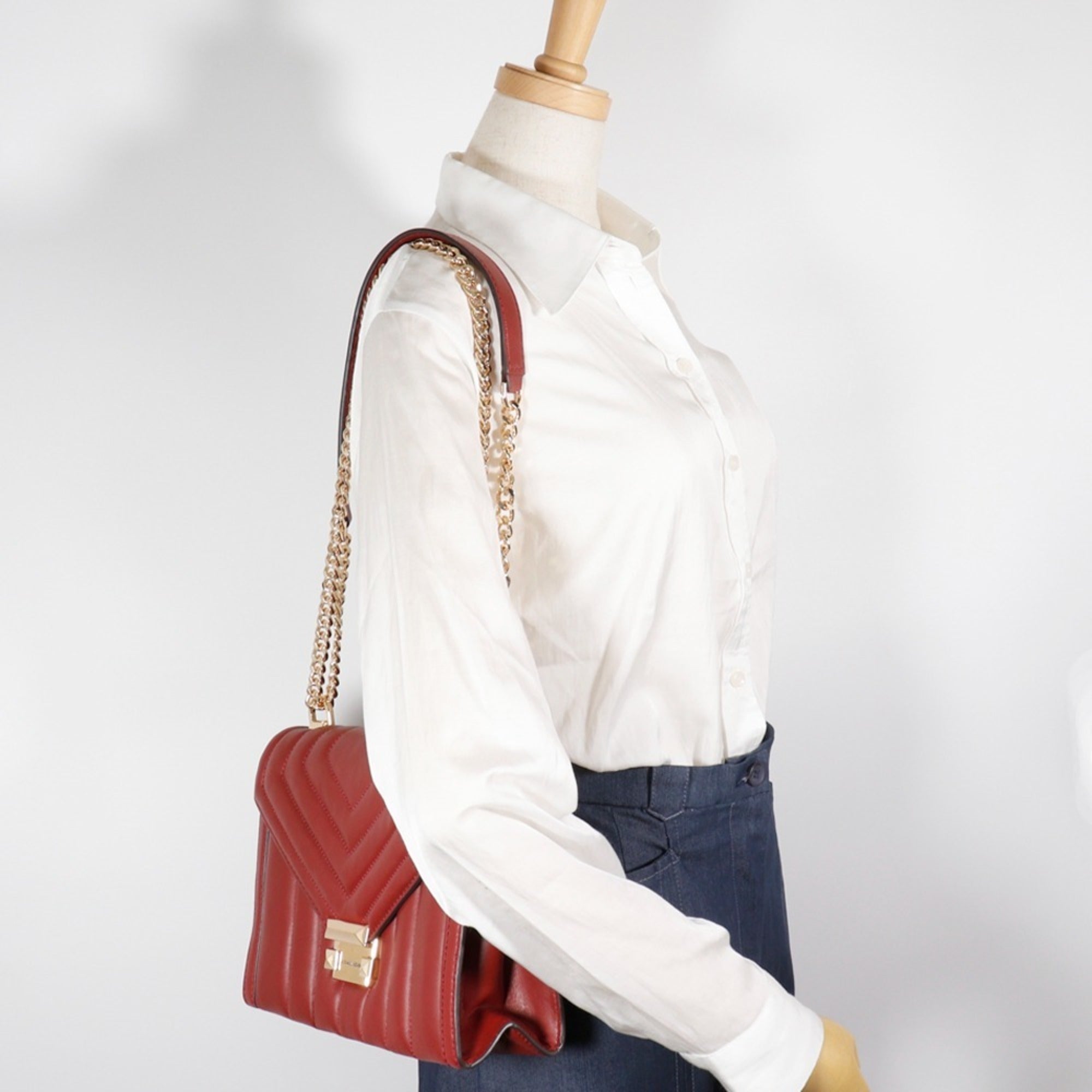 Michael Kors Red Color Leather Shoulder Bag (Pre-Owned)