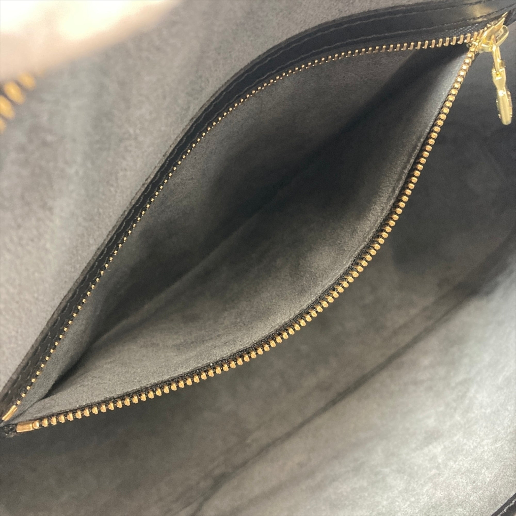 Louis Vuitton Black Noir Epi Leather Shoulder Bag Tote Bag (Pre-Owned)