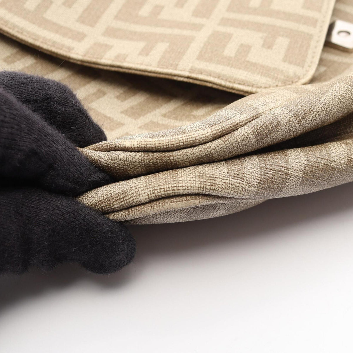 Fendi Beige Coated Canvas Shoulder Bag (Pre-Owned)