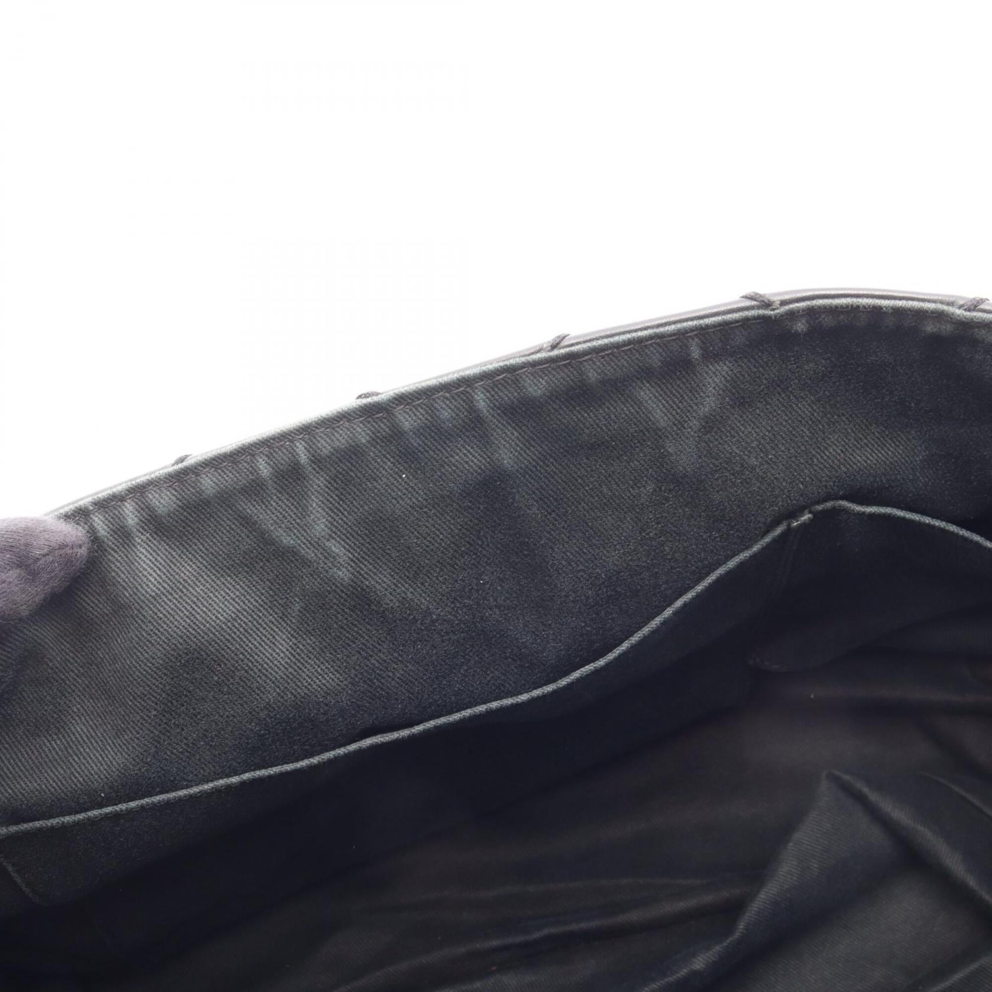 Chanel Black Leather Handbag Shoulder Bag (Pre-Owned)